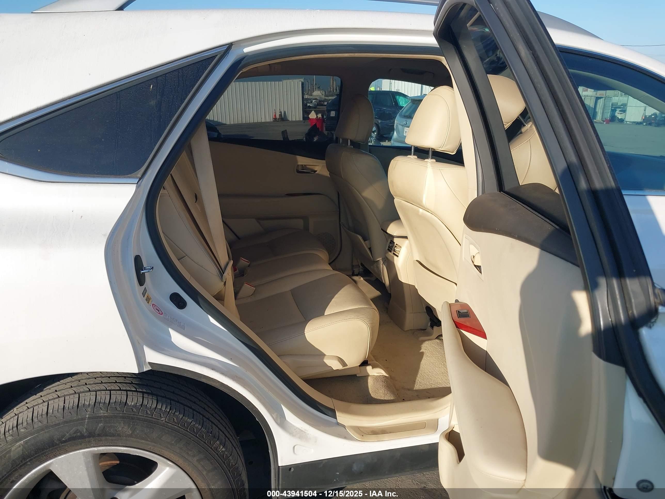 LEXUS RX image 8
