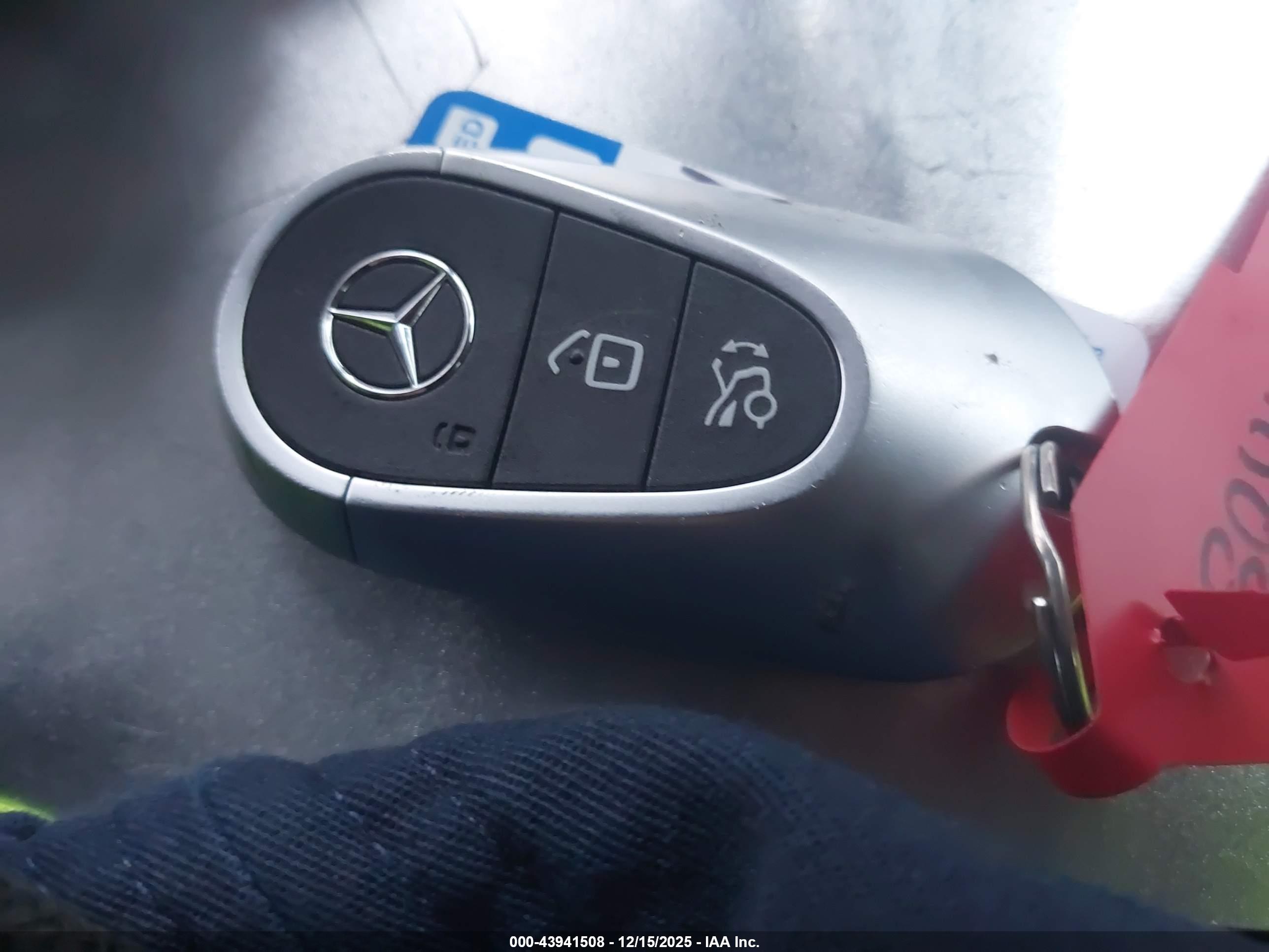 MERCEDES-BENZ C image 11