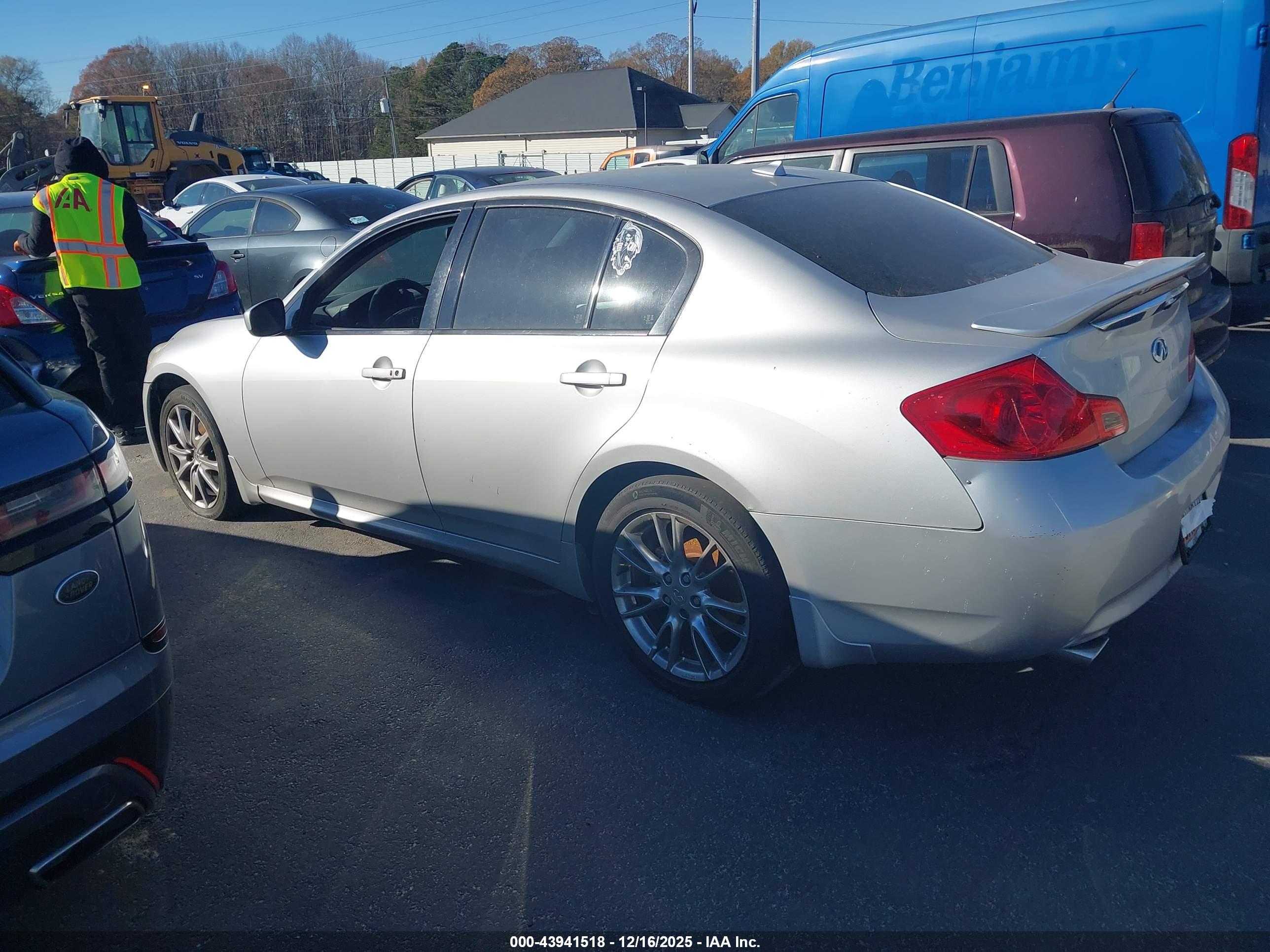INFINITI G37X image 3
