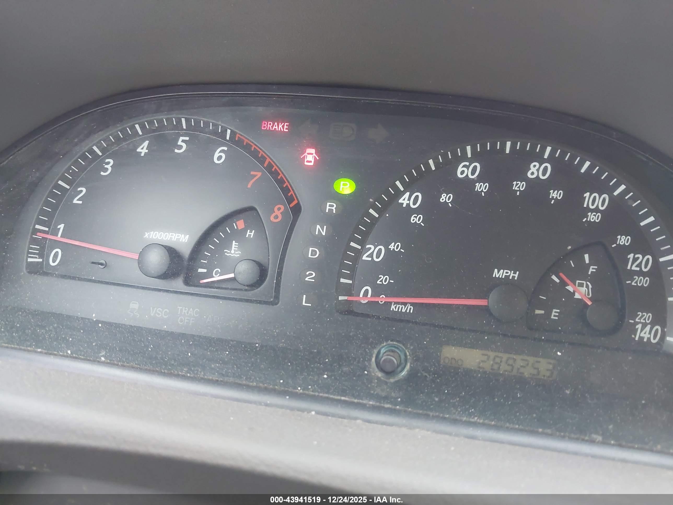TOYOTA CAMRY image 7