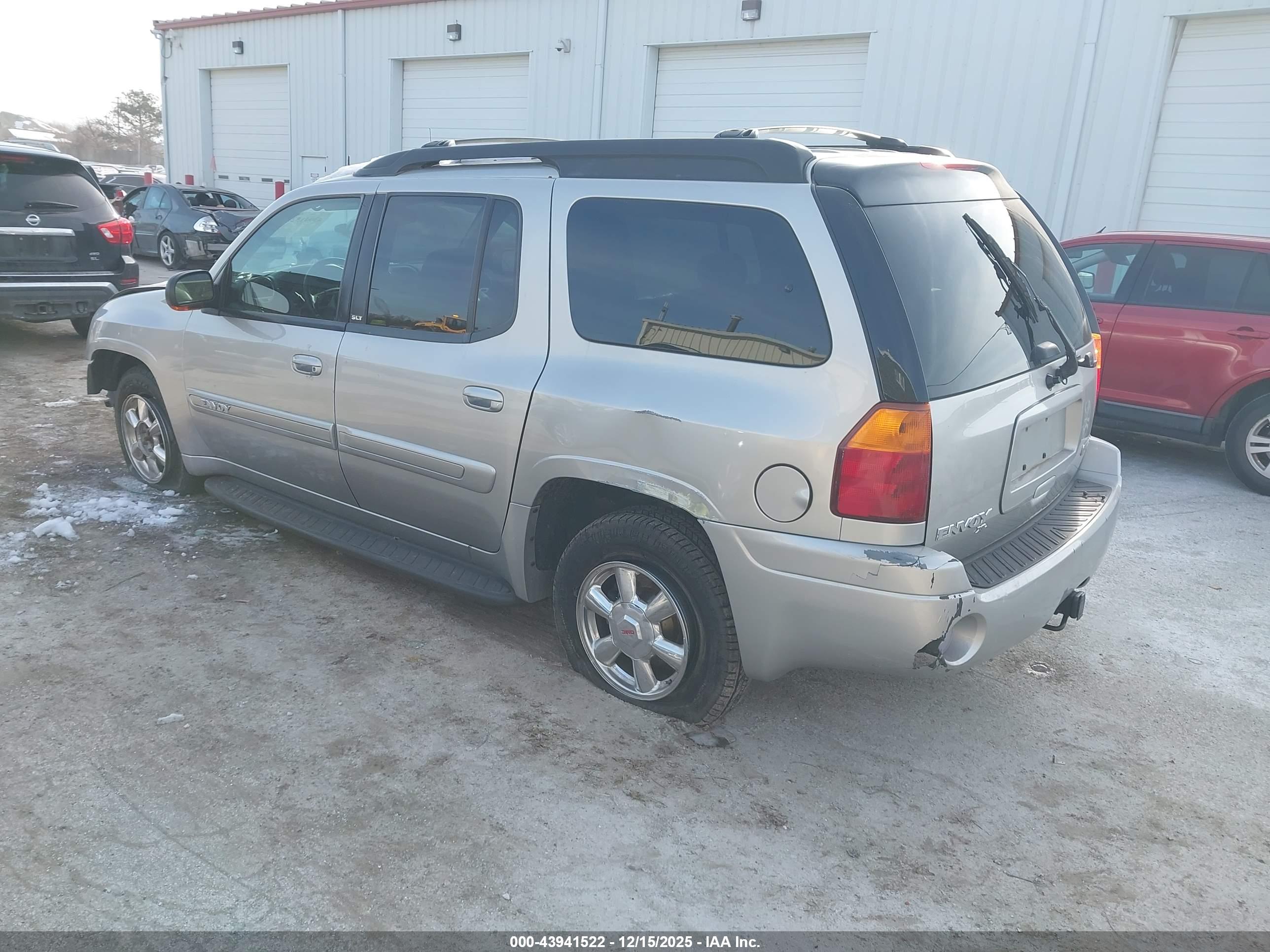 GMC ENVOY image 3