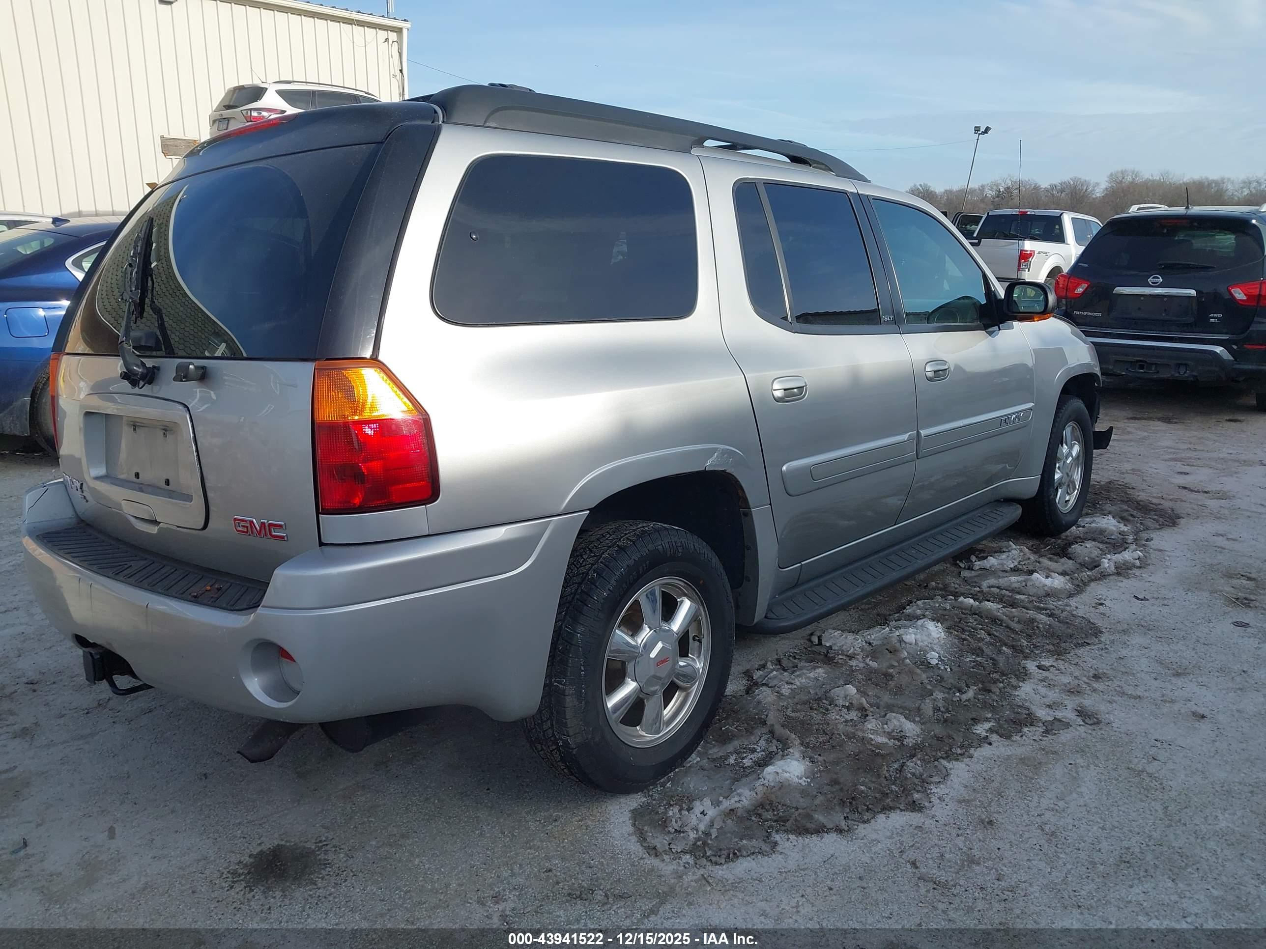 GMC ENVOY image 4
