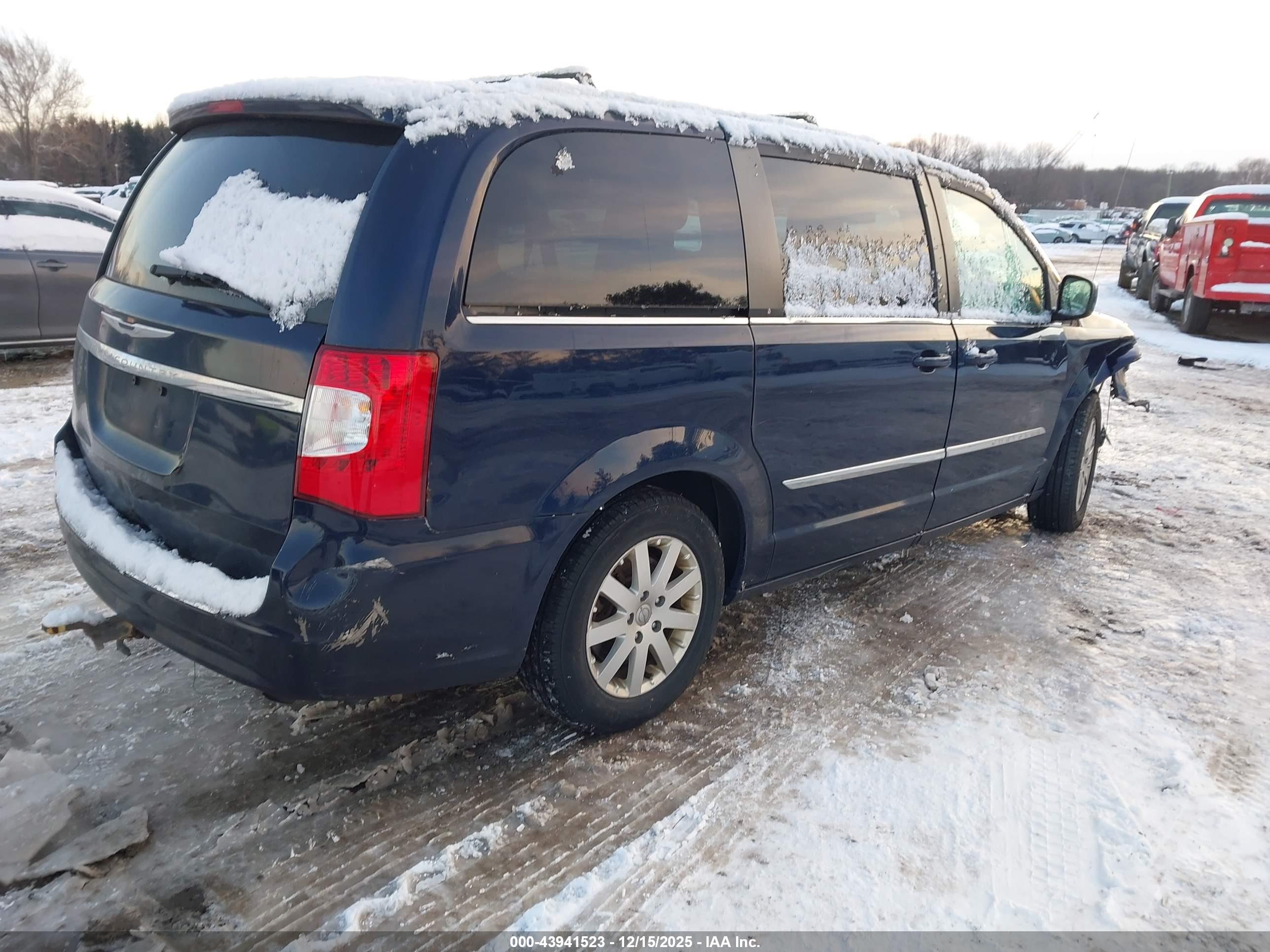 CHRYSLER TOWN image 4