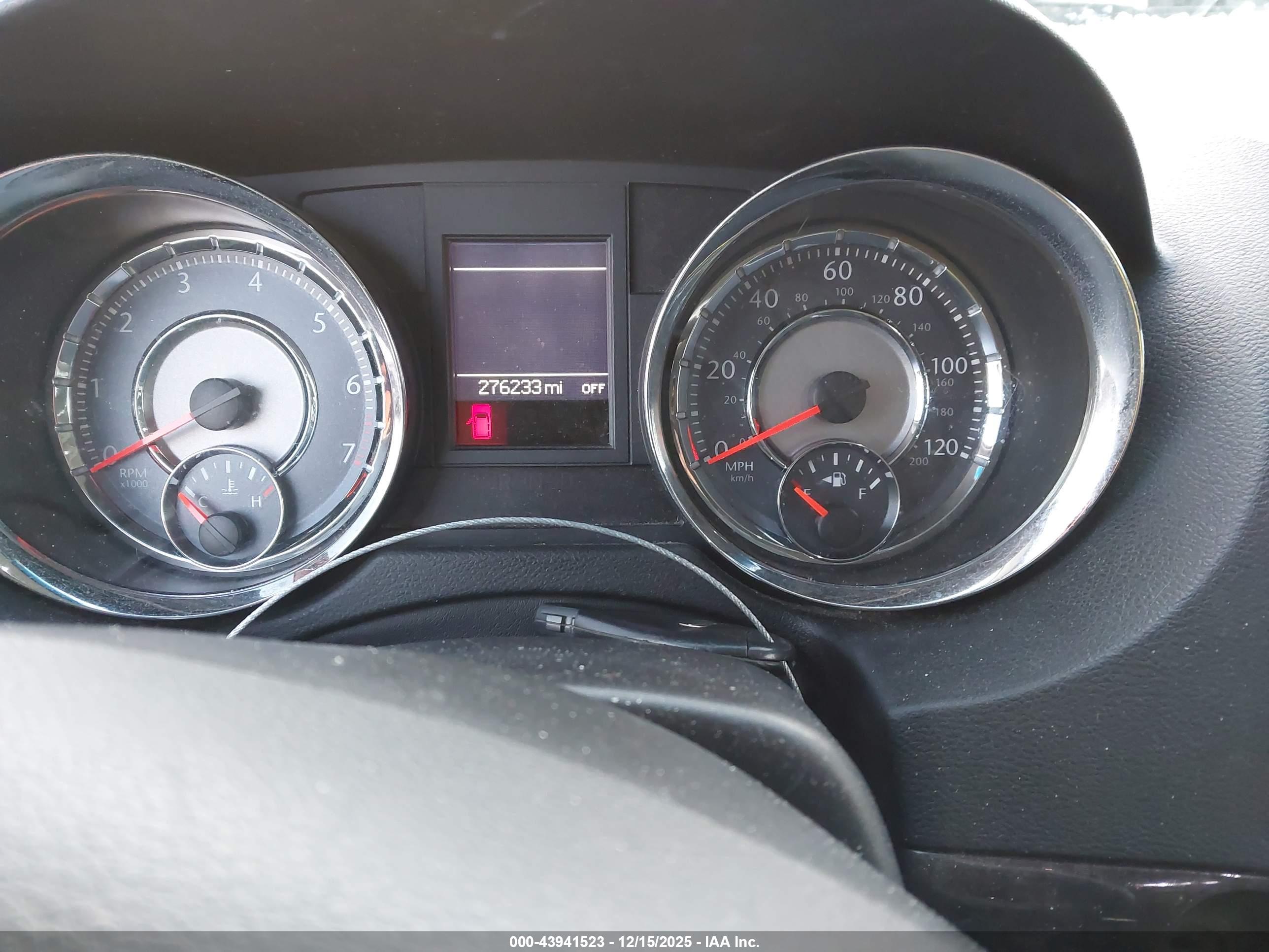 CHRYSLER TOWN image 7