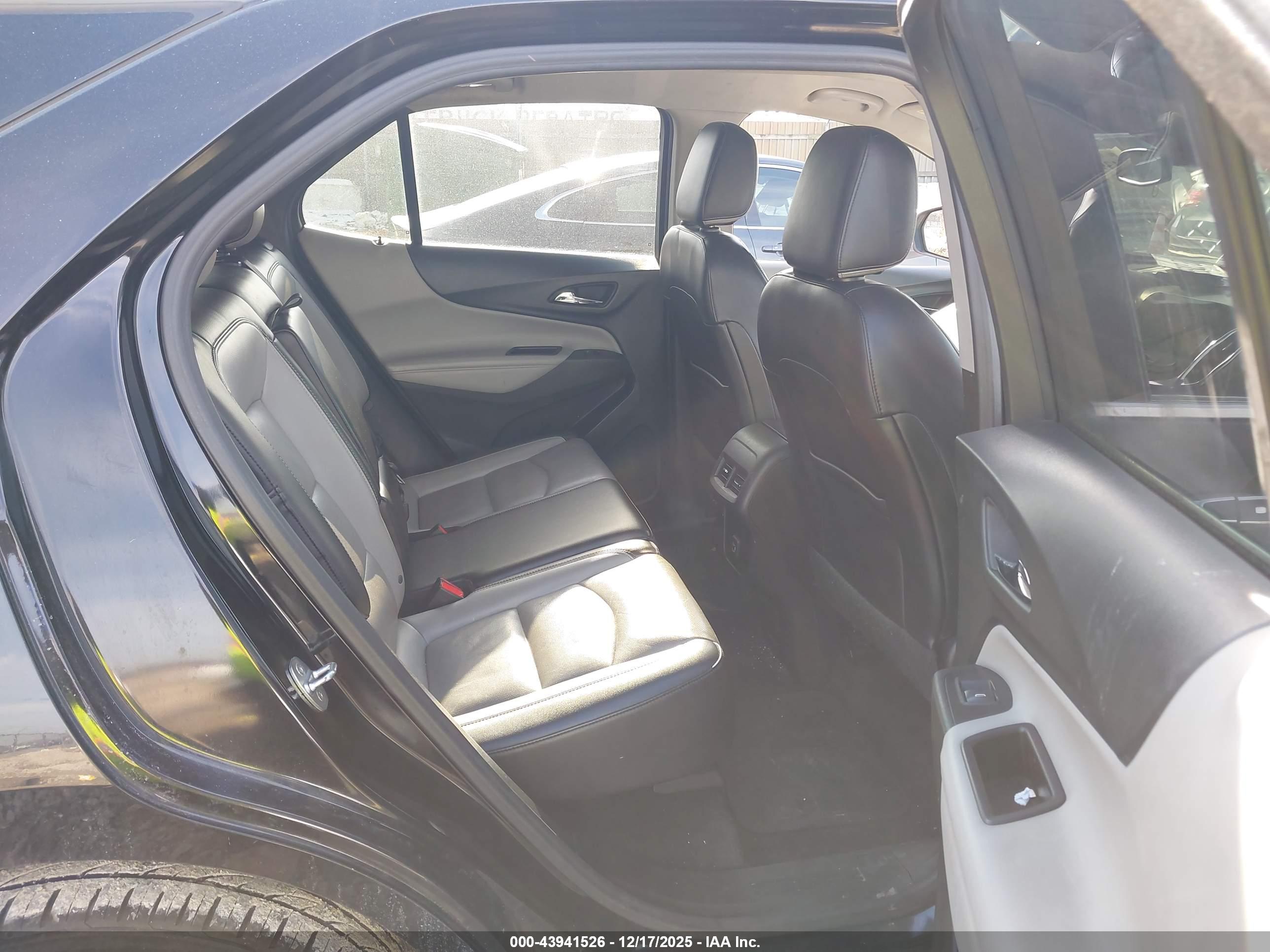 CHEVROLET EQUINOX image 8