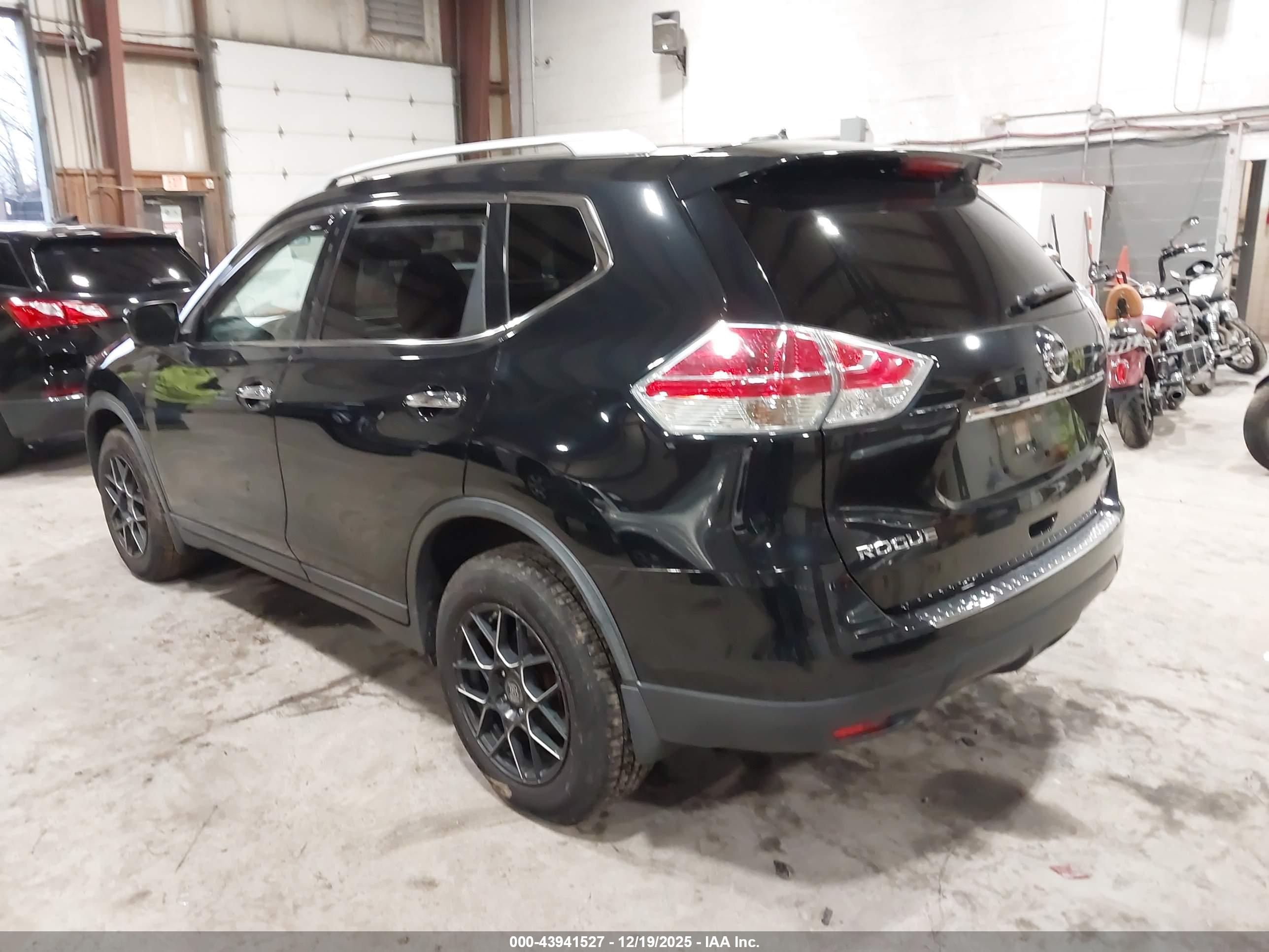 NISSAN ROGUE image 3
