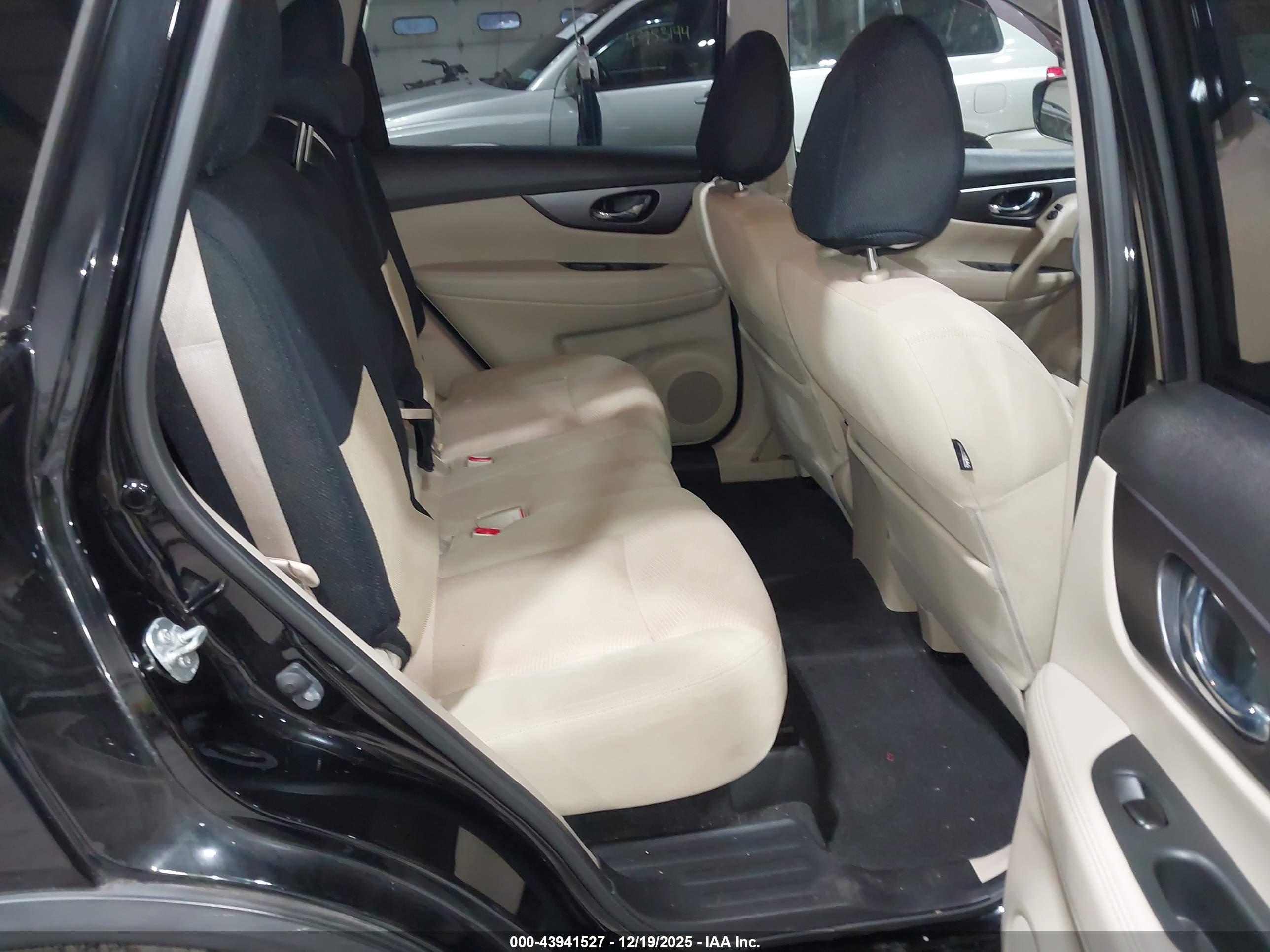 NISSAN ROGUE image 8
