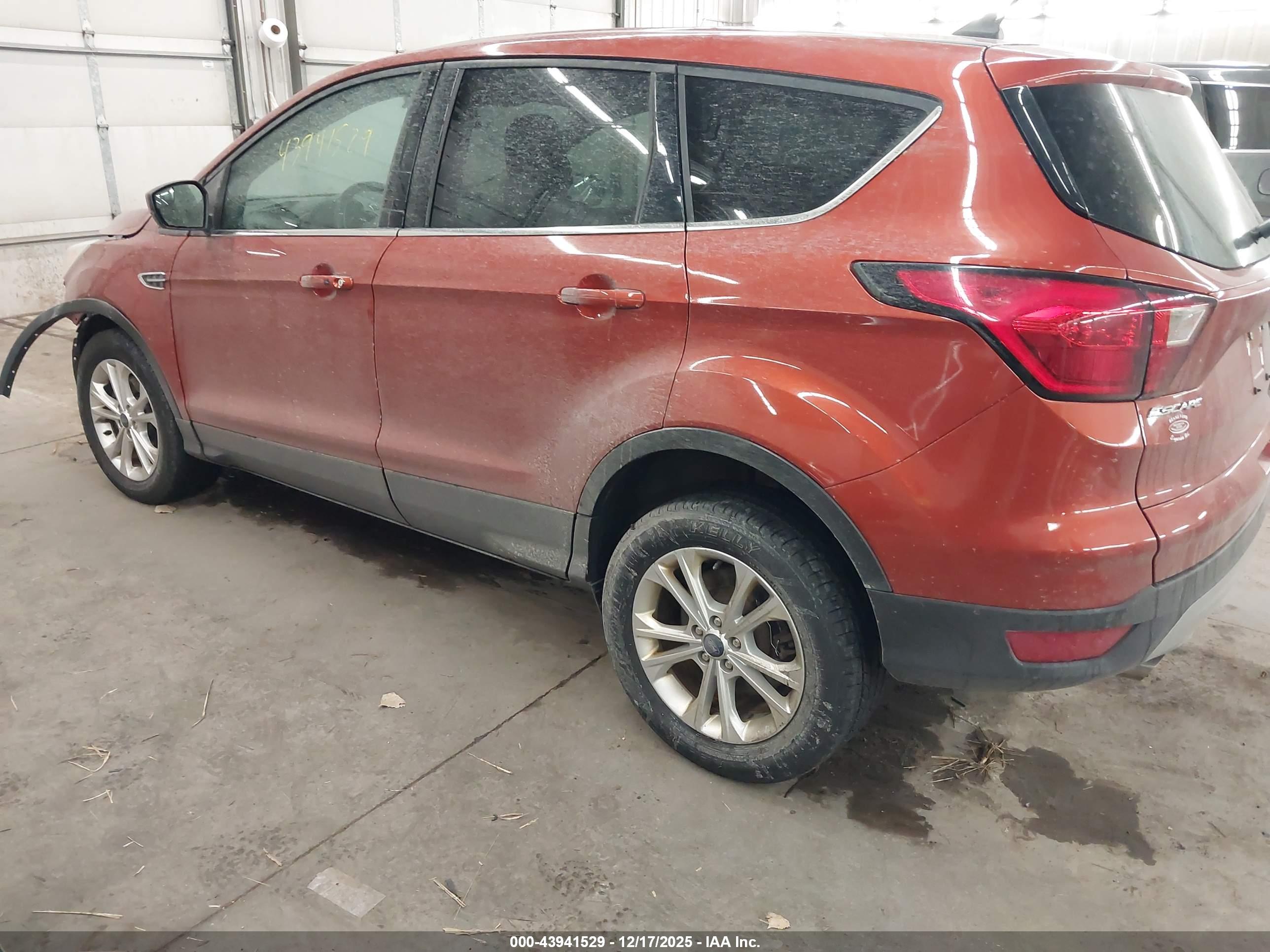 FORD ESCAPE image 3