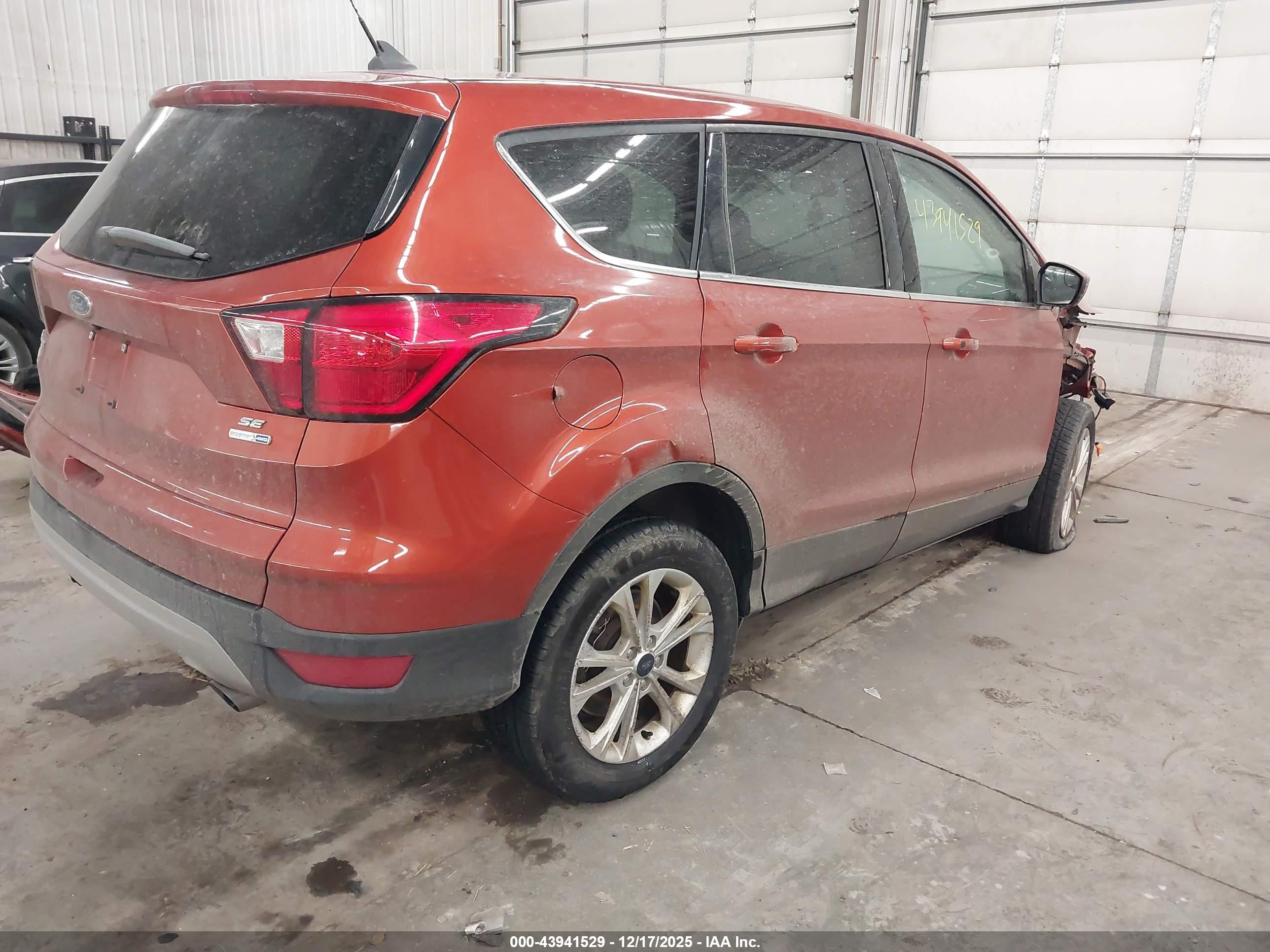 FORD ESCAPE image 4