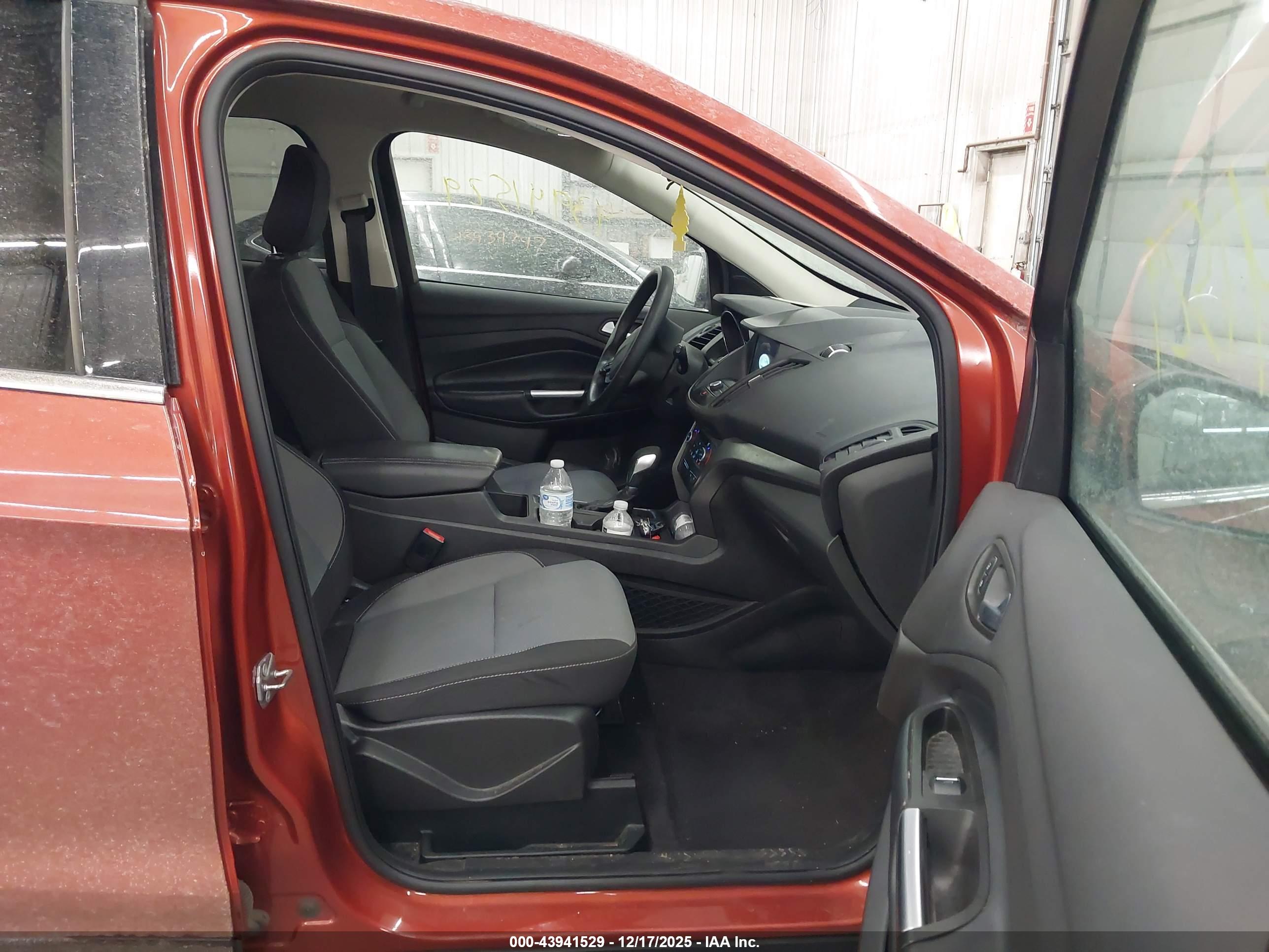 FORD ESCAPE image 5