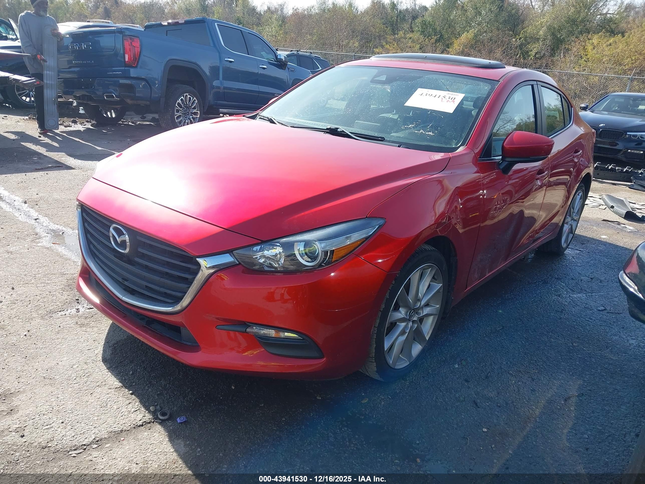MAZDA MAZDA3 image 2