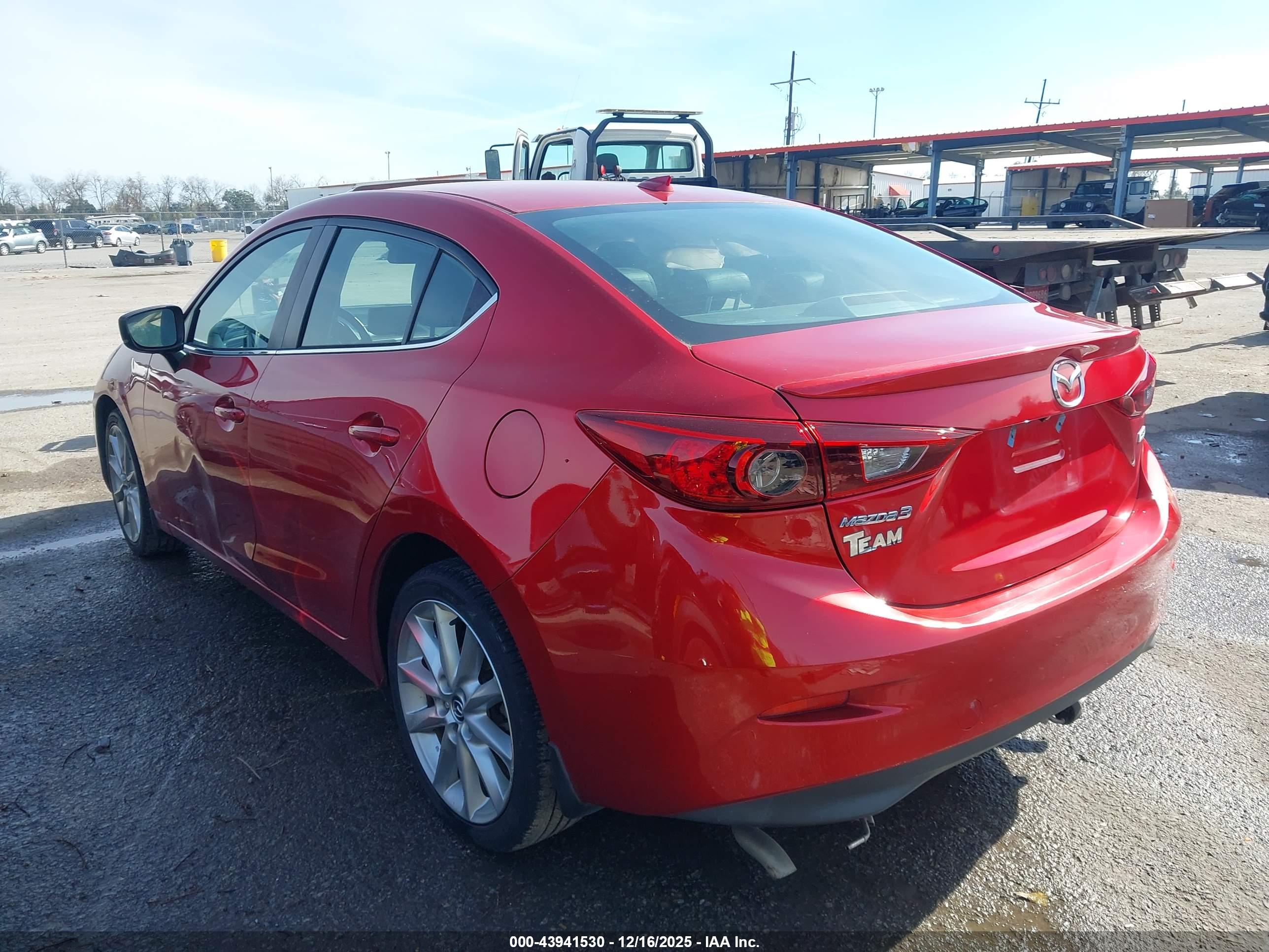 MAZDA MAZDA3 image 3