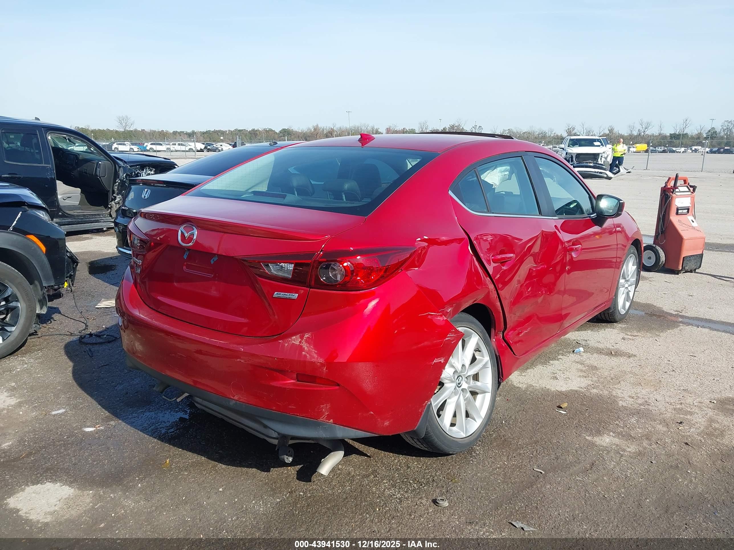 MAZDA MAZDA3 image 4