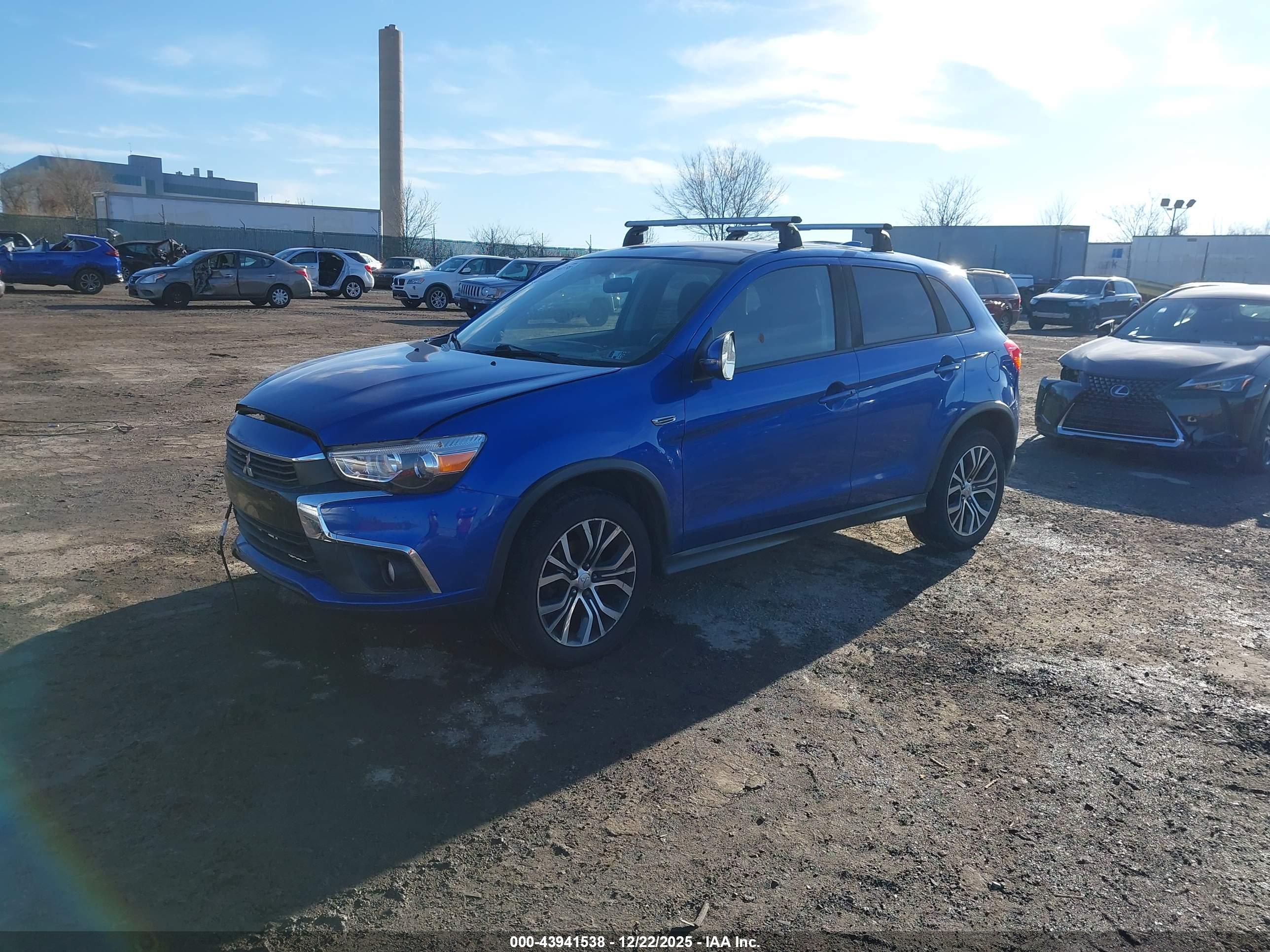 MITSUBISHI OUTLANDER image 2