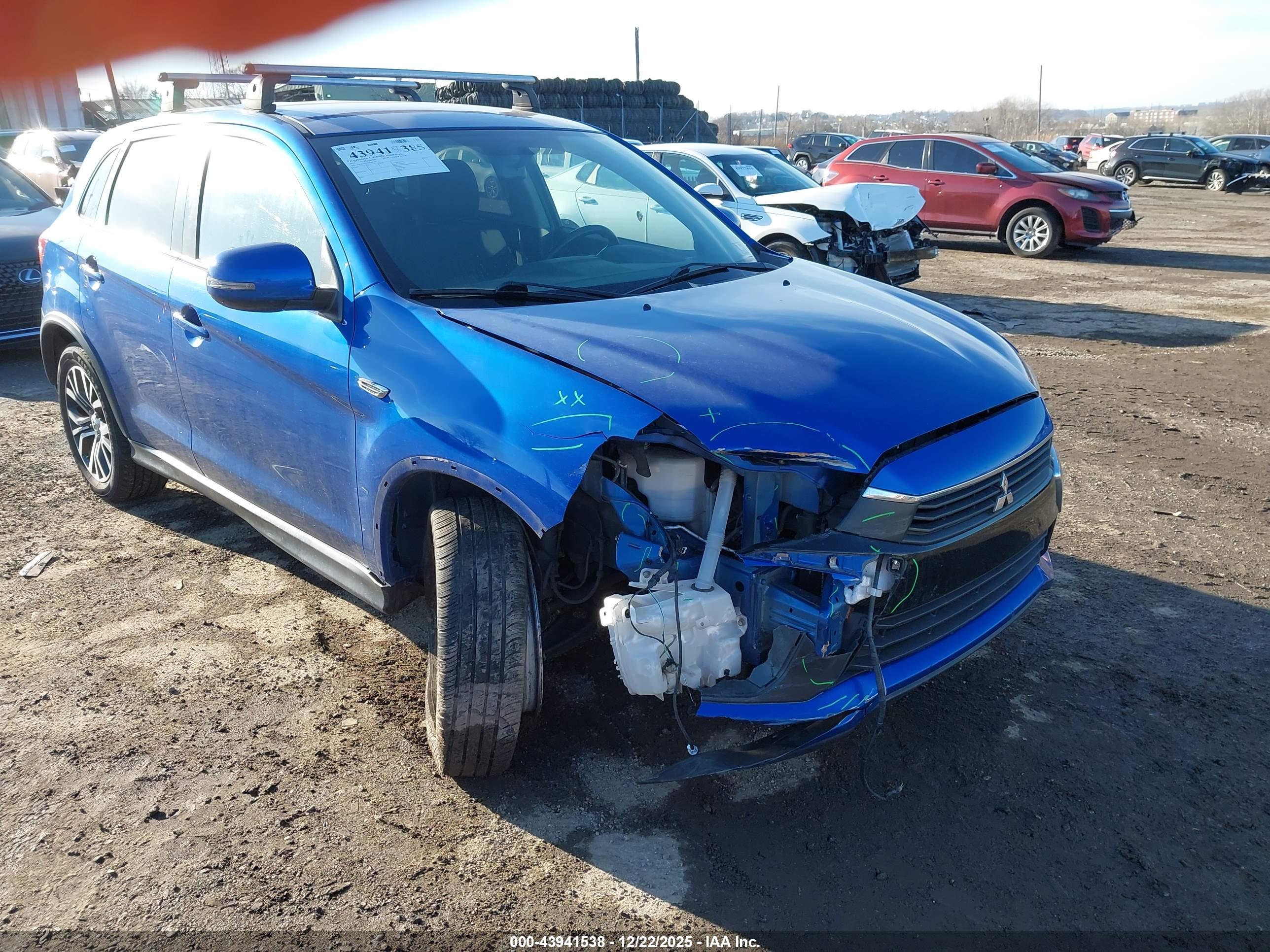 MITSUBISHI OUTLANDER image 6