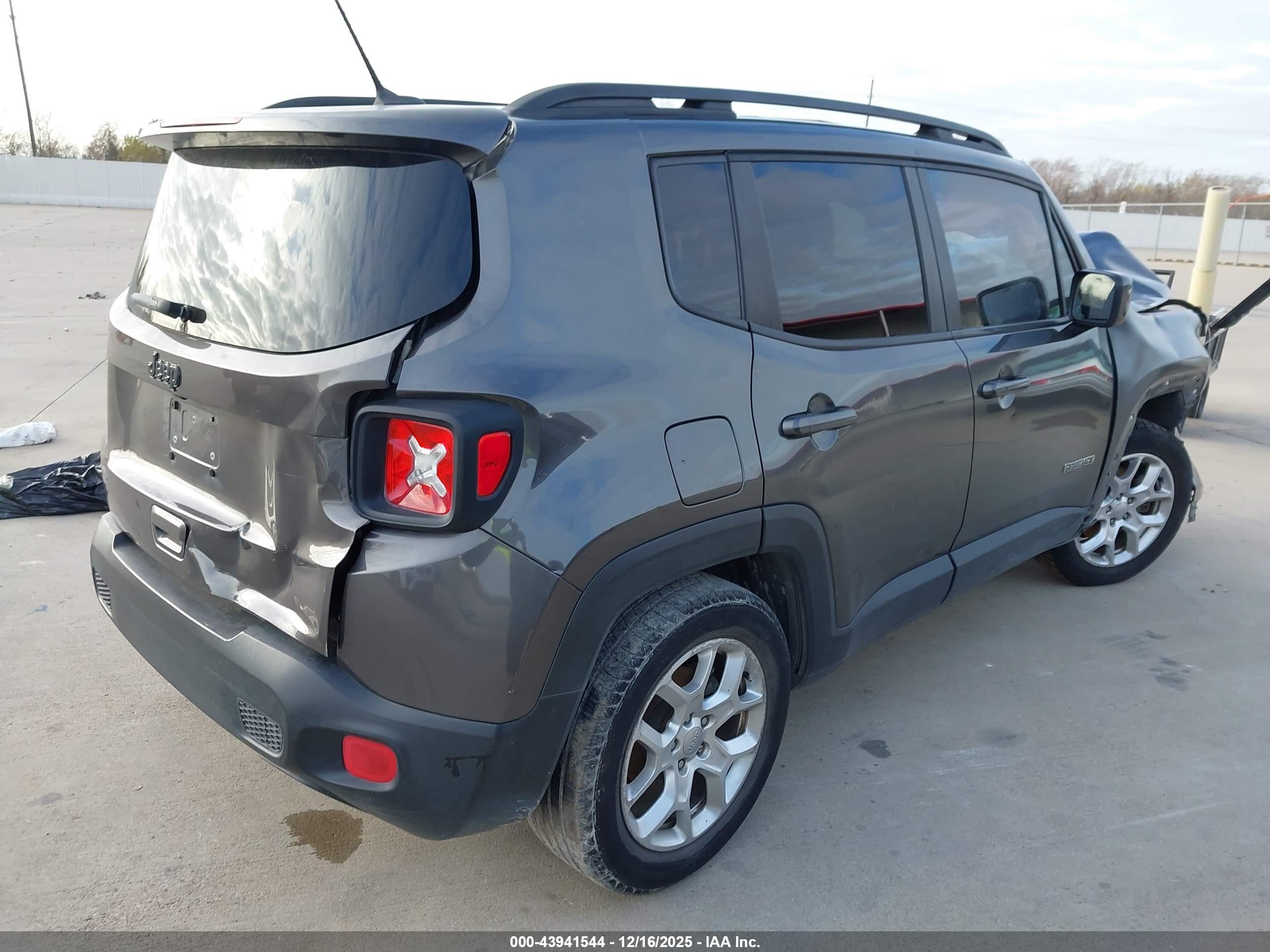 JEEP RENEGADE image 4