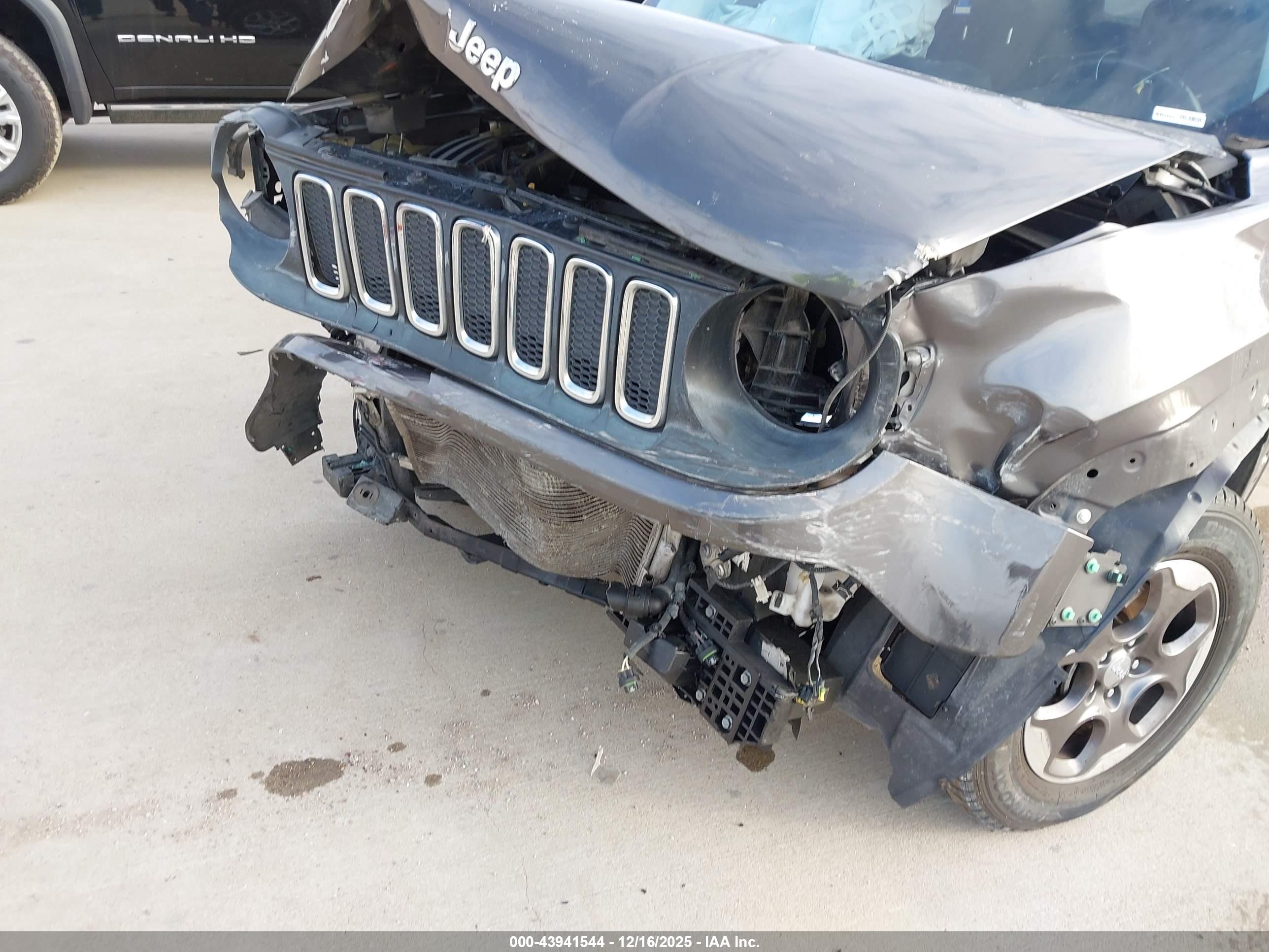 JEEP RENEGADE image 6