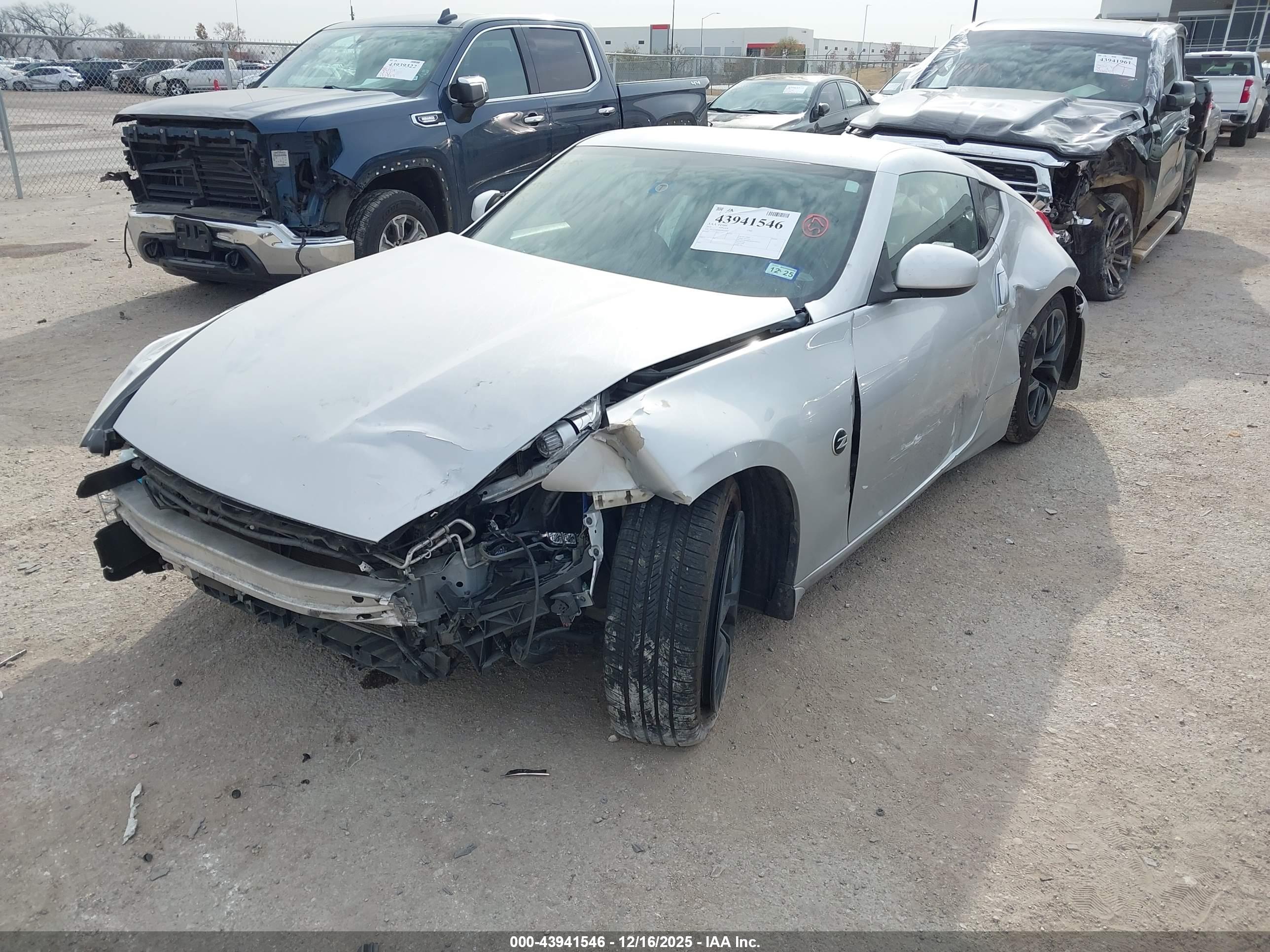 NISSAN 370Z image 2