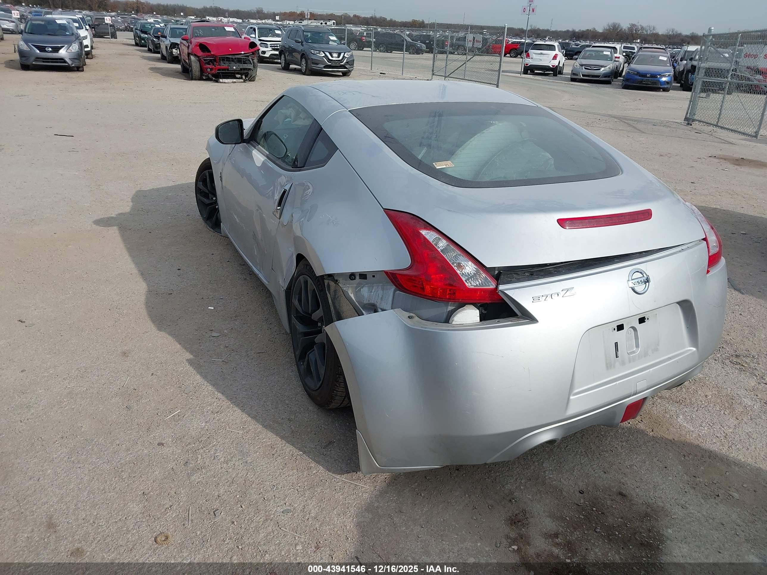 NISSAN 370Z image 3