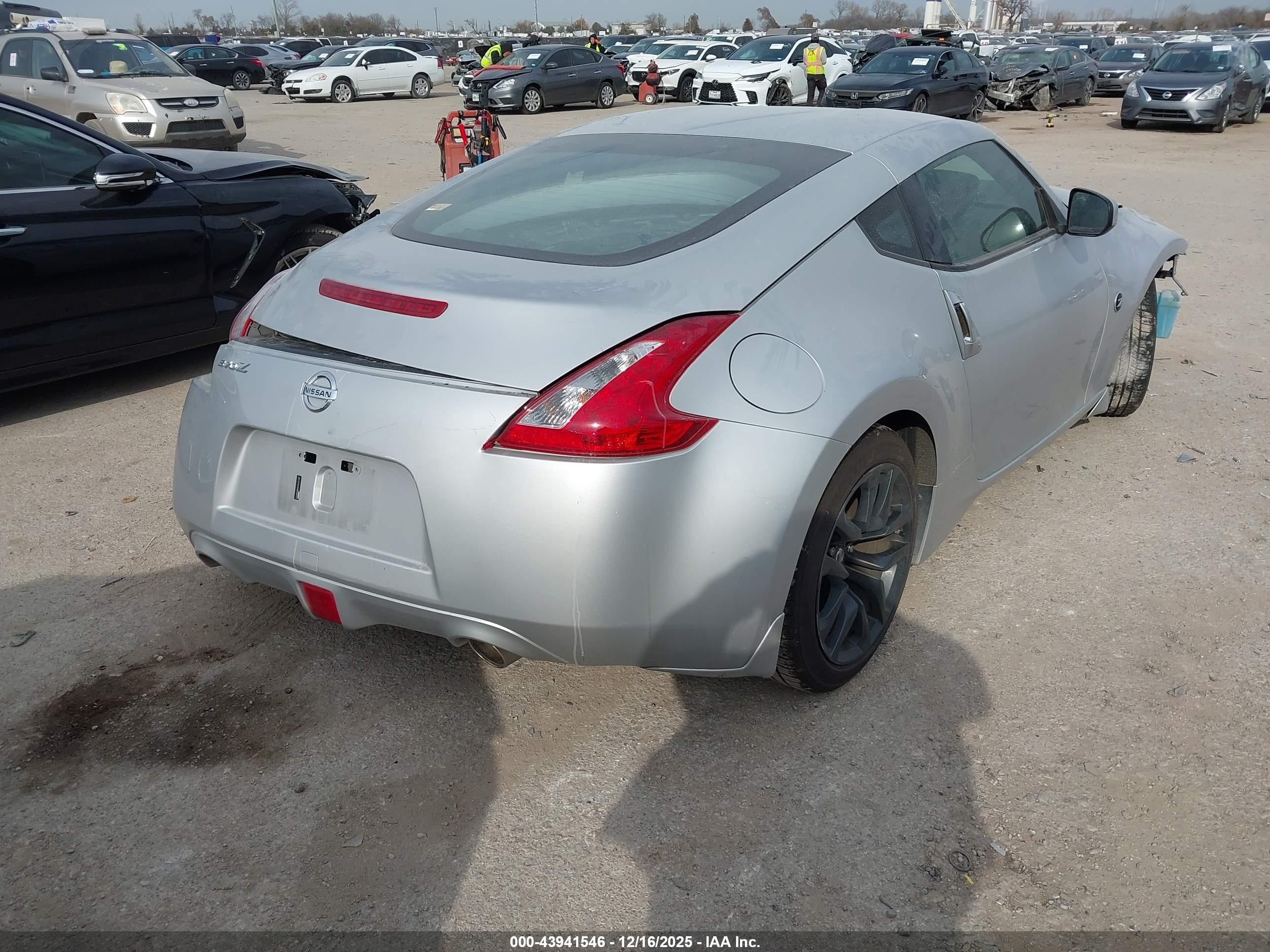 NISSAN 370Z image 4