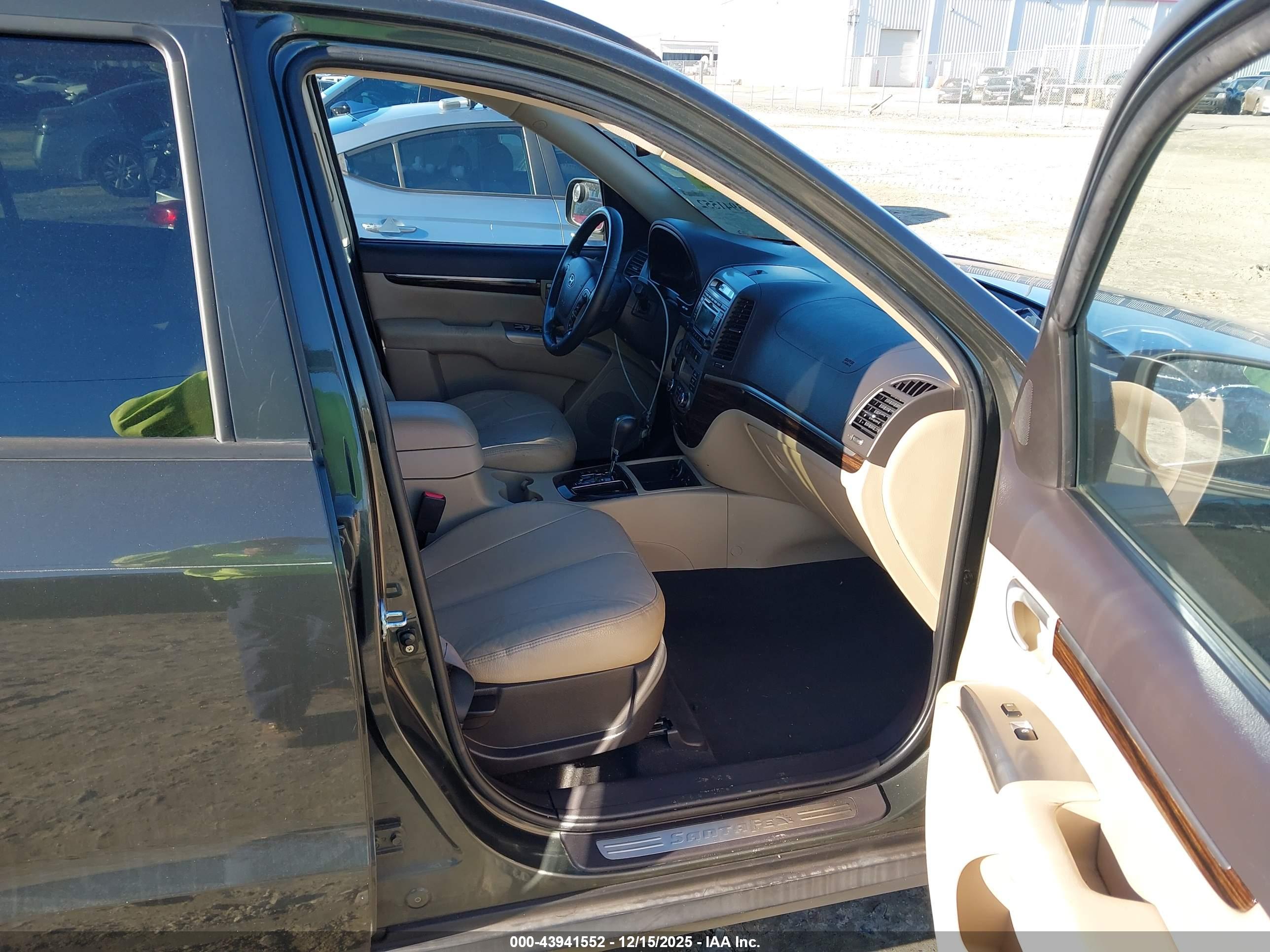HYUNDAI SANTA image 5