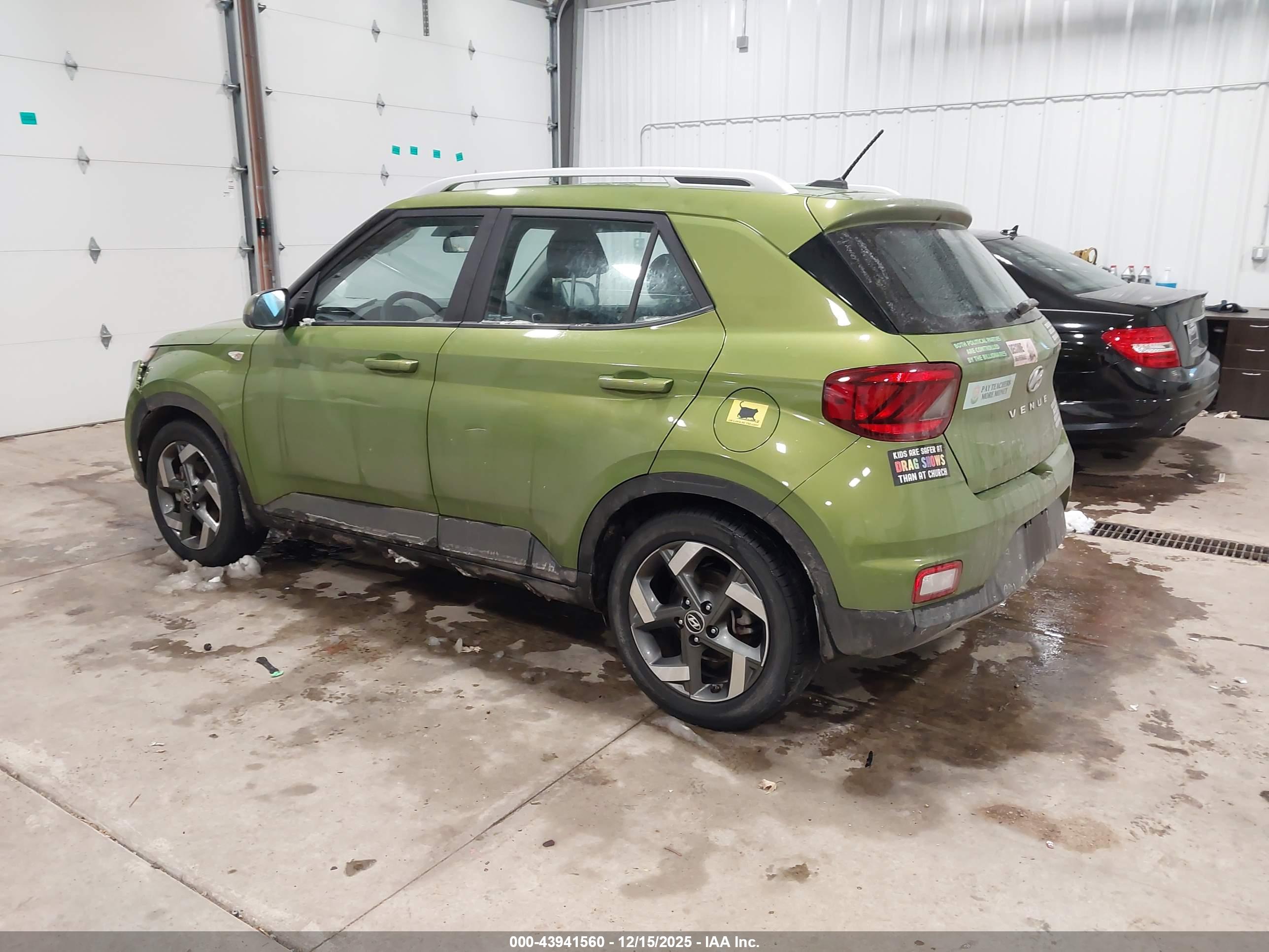 HYUNDAI VENUE image 3