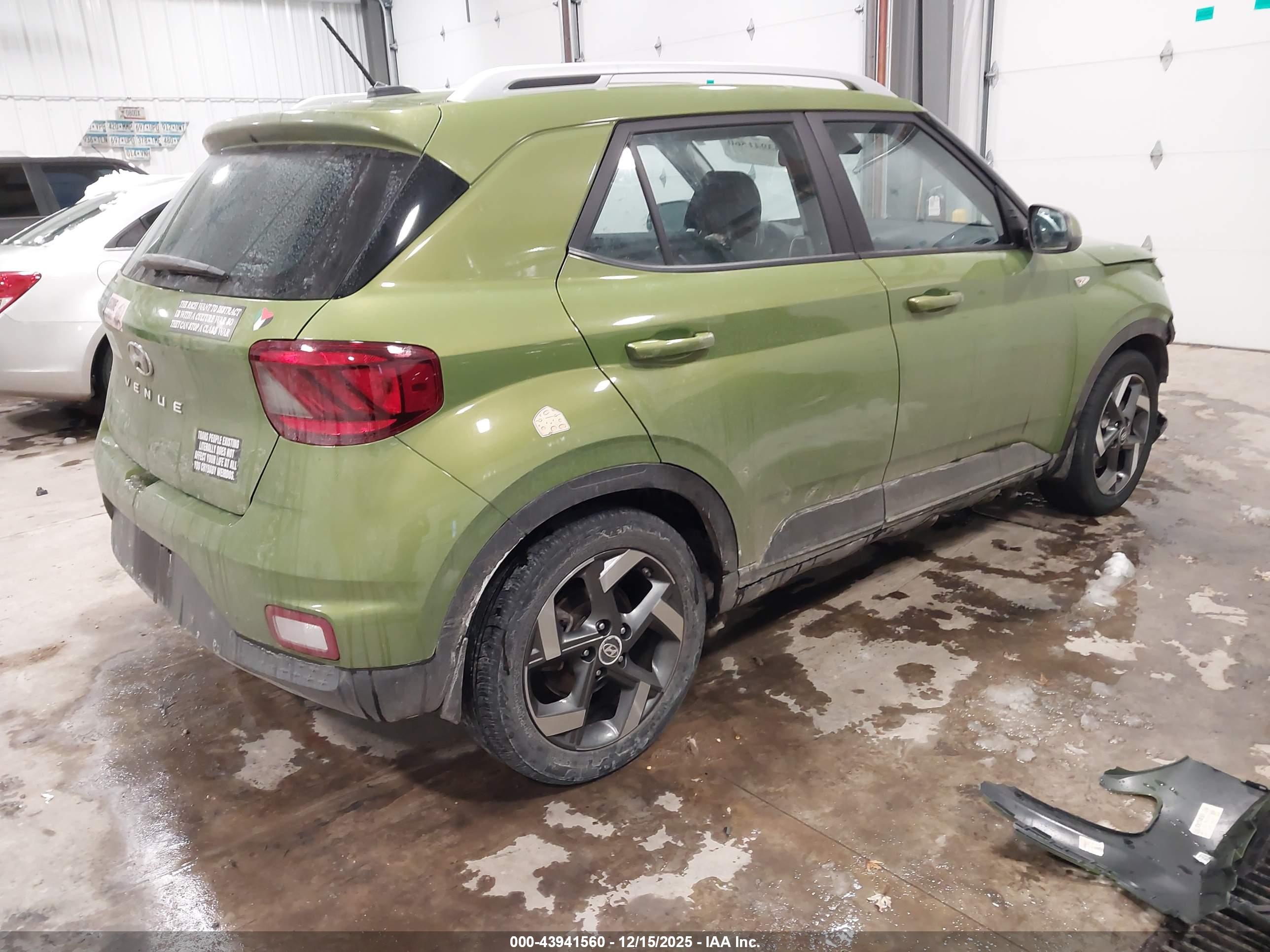 HYUNDAI VENUE image 4
