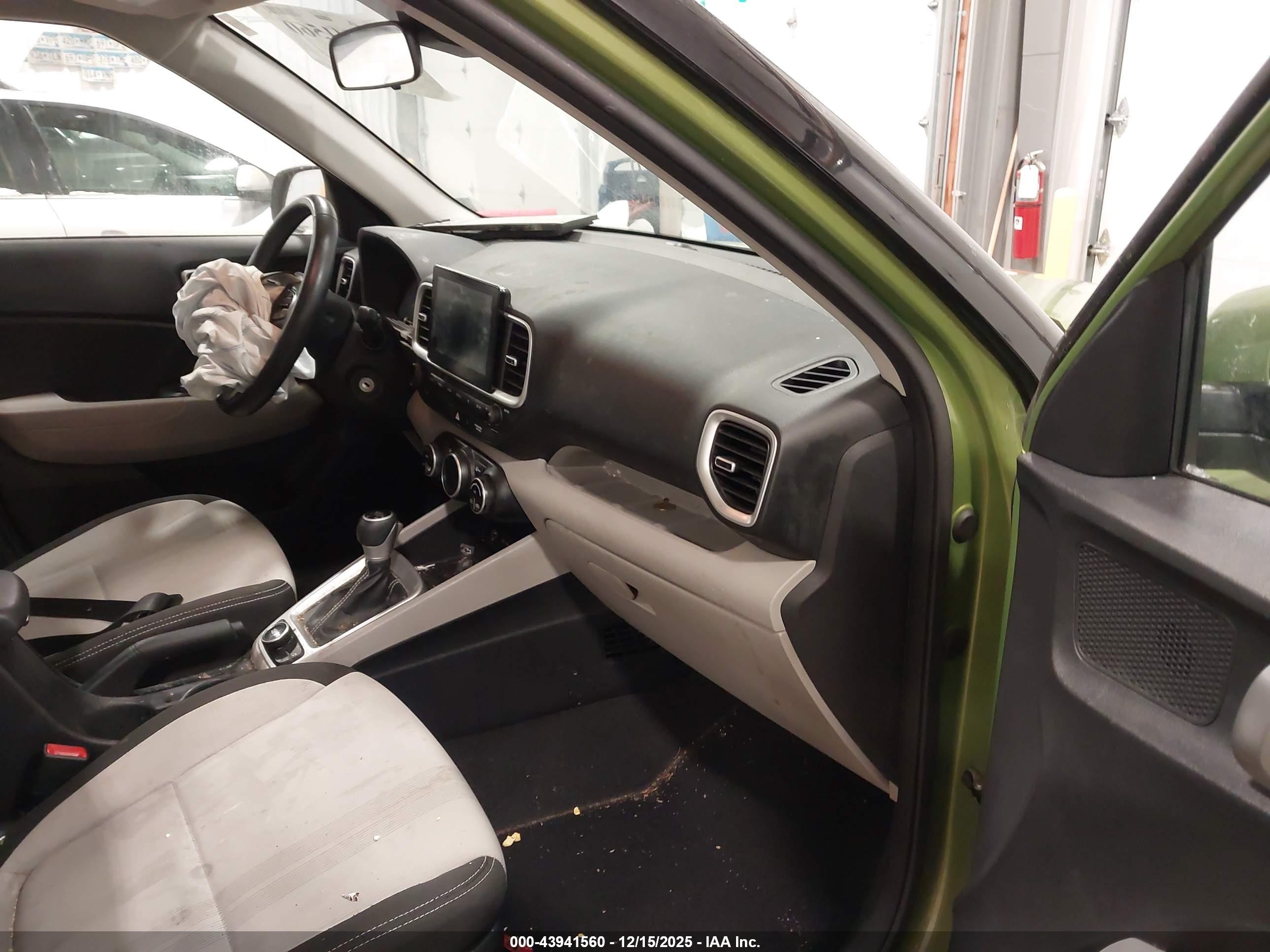 HYUNDAI VENUE image 5