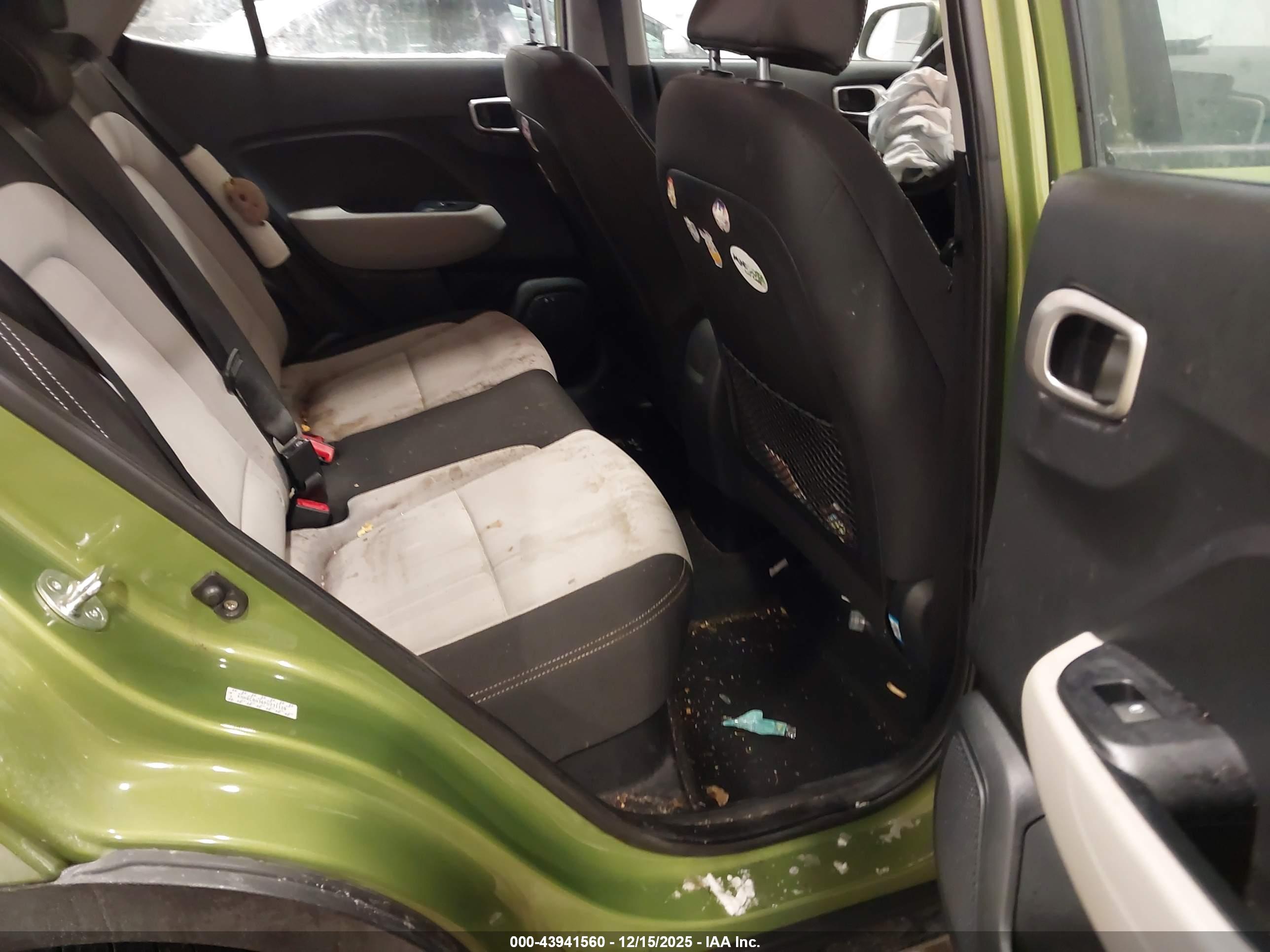 HYUNDAI VENUE image 8