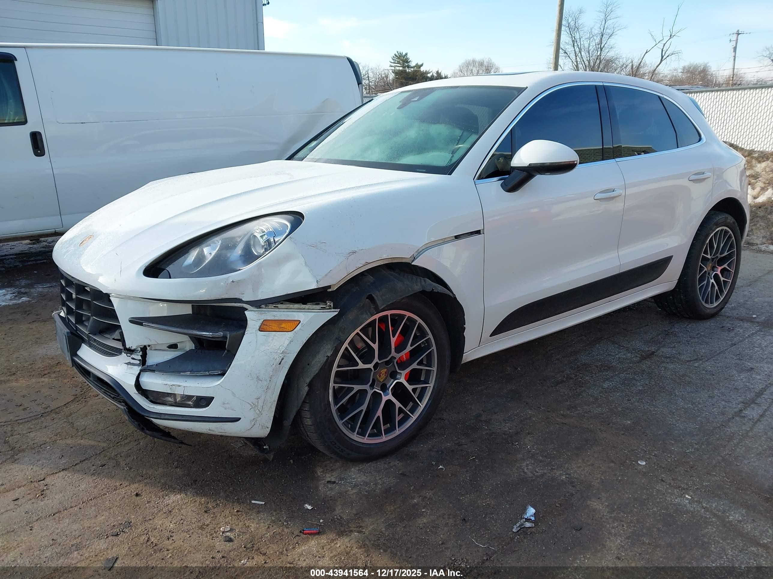PORSCHE MACAN image 2
