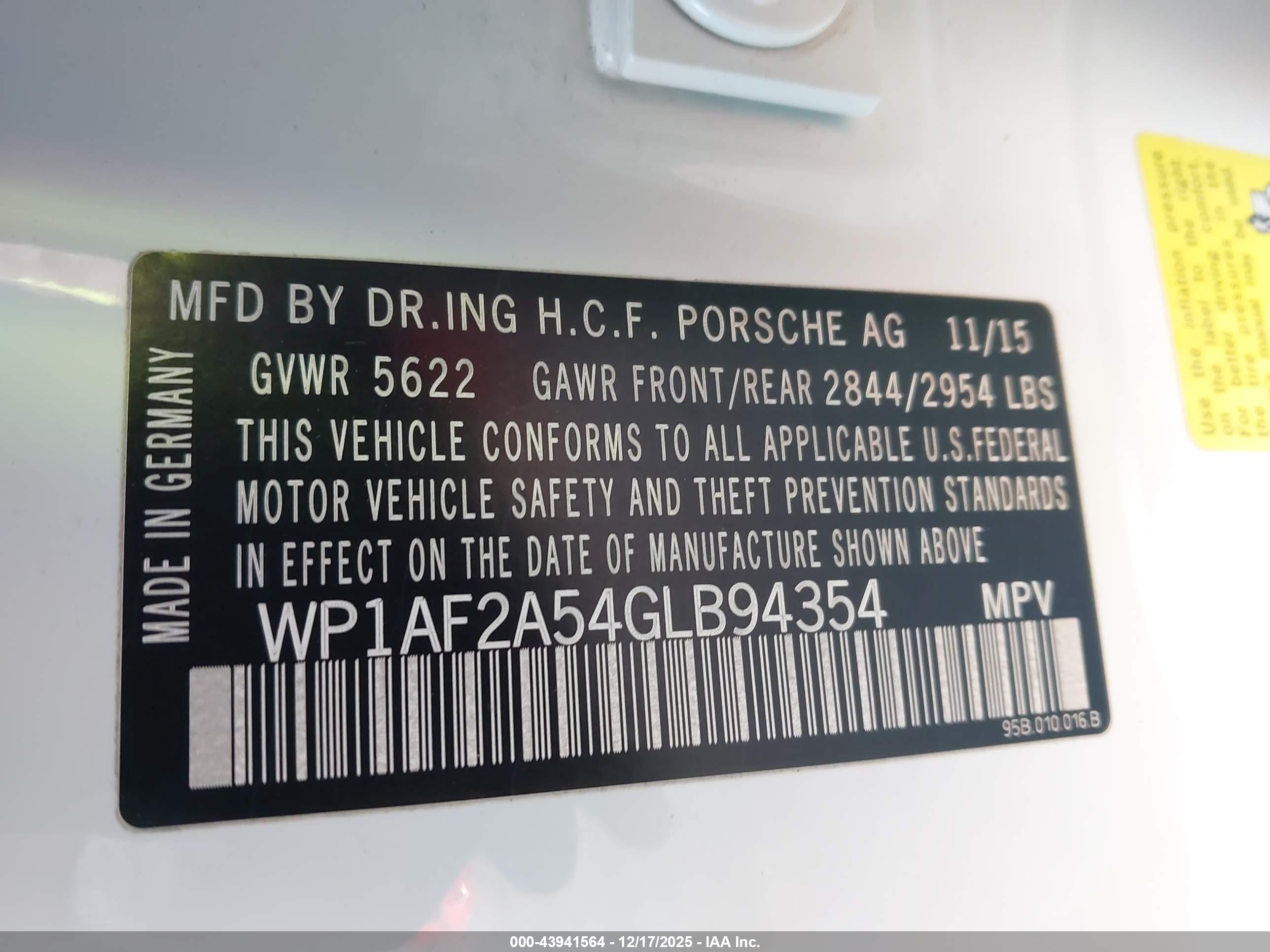 PORSCHE MACAN image 9