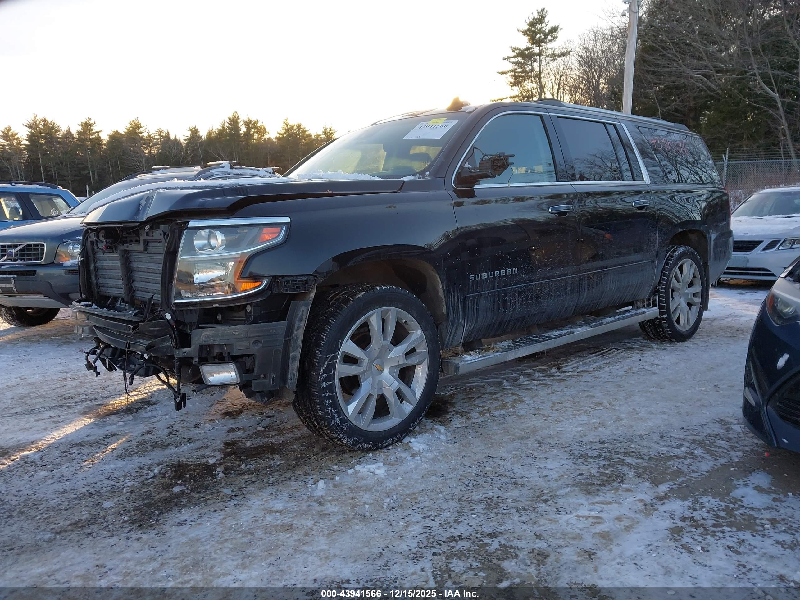 CHEVROLET SUBURBAN image 2