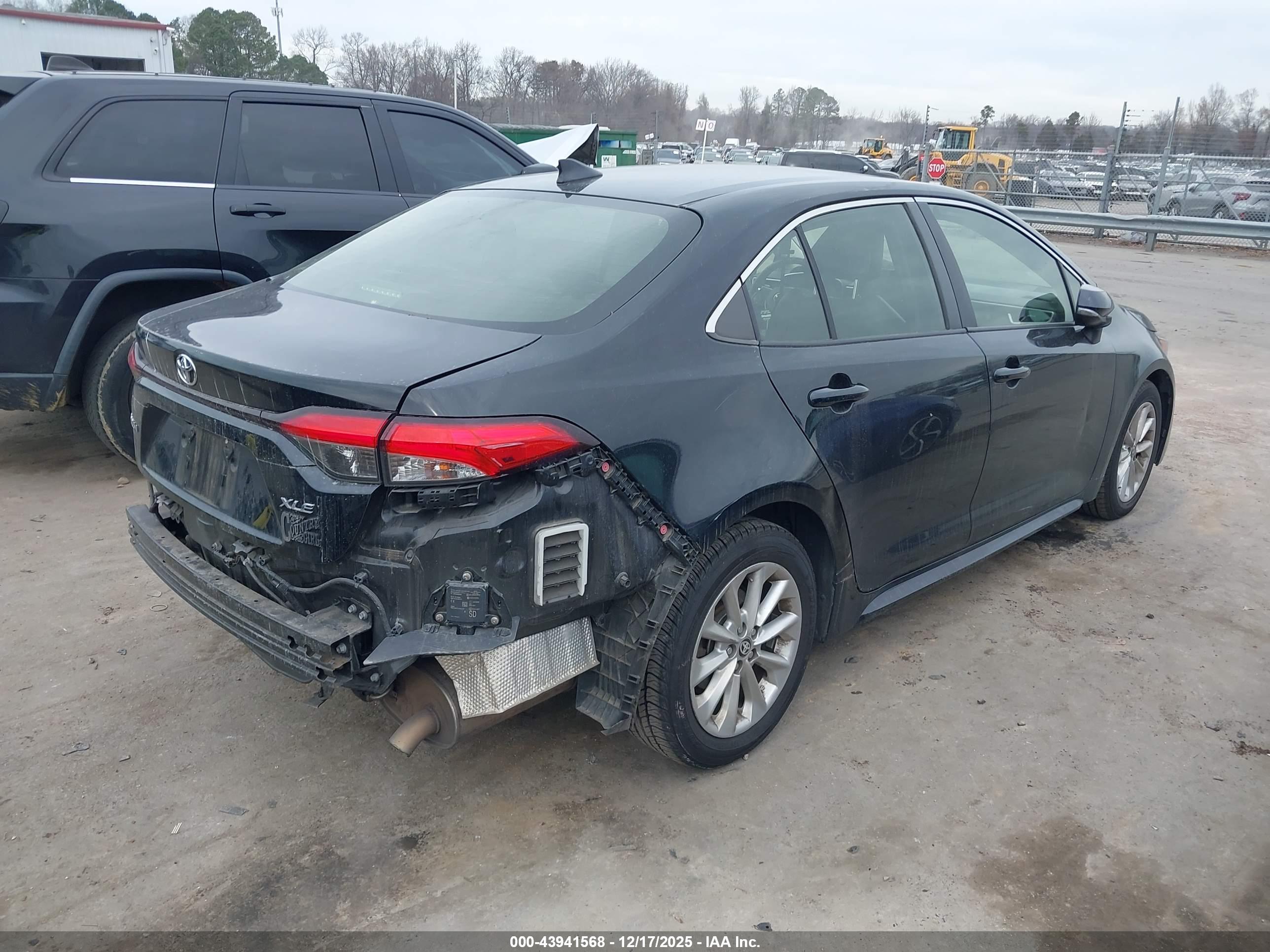 TOYOTA COROLLA image 4