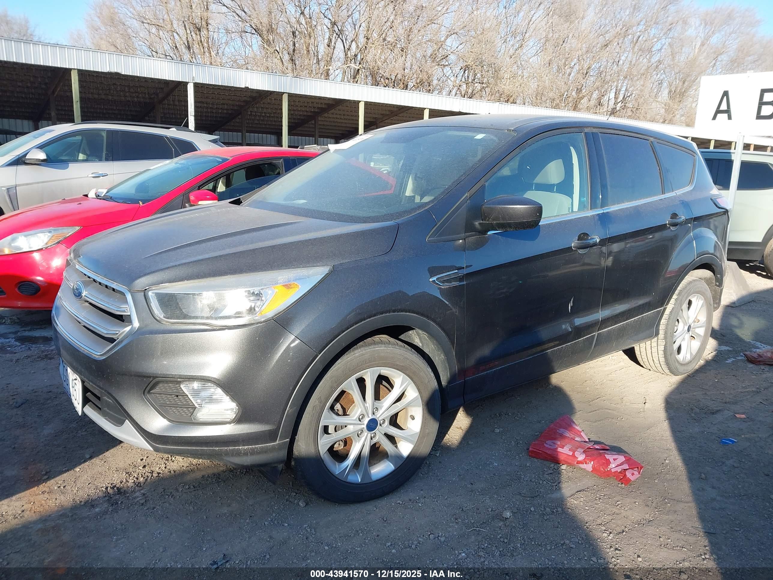 FORD ESCAPE image 2