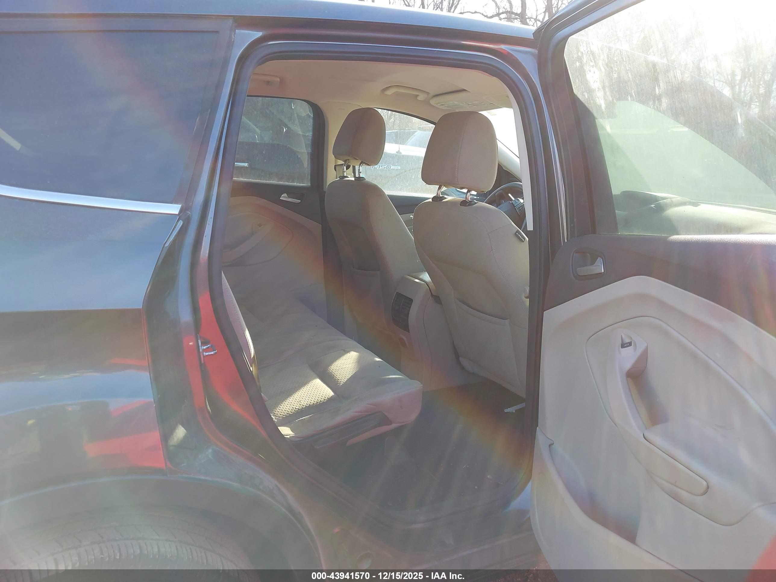 FORD ESCAPE image 8