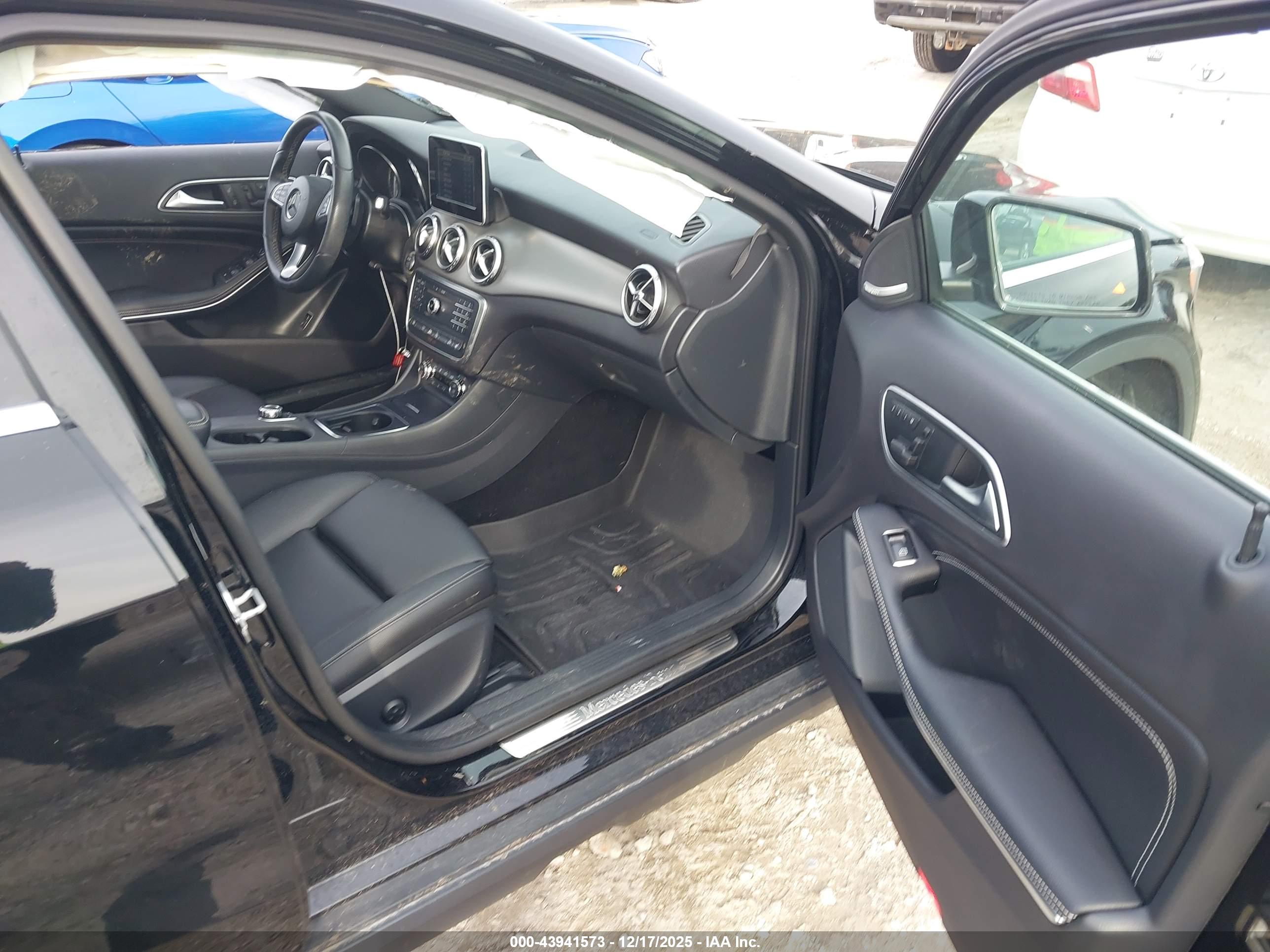 MERCEDES-BENZ GLA image 5
