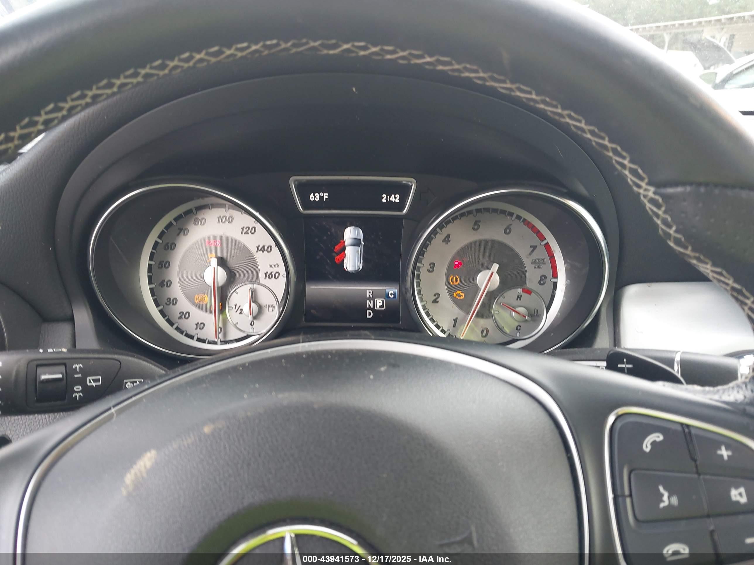 MERCEDES-BENZ GLA image 7