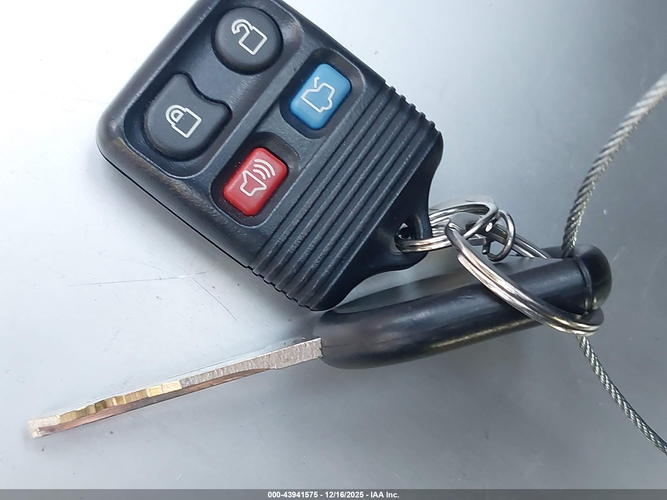 FORD FUSION image 11