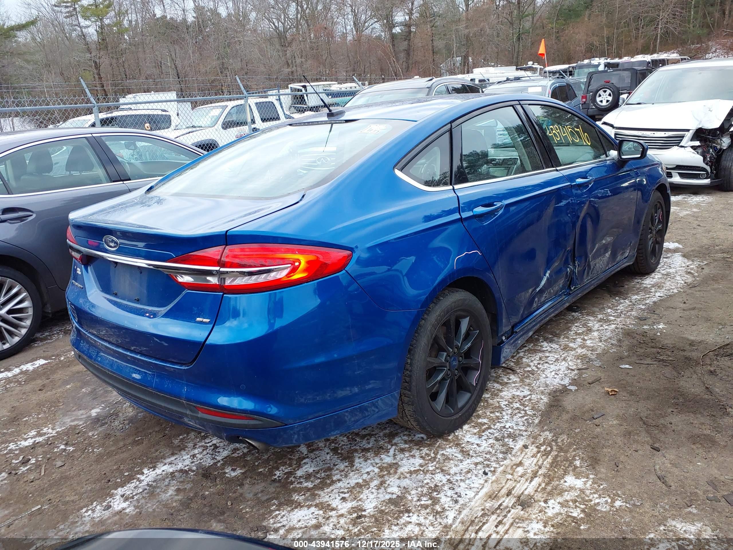 FORD FUSION image 4