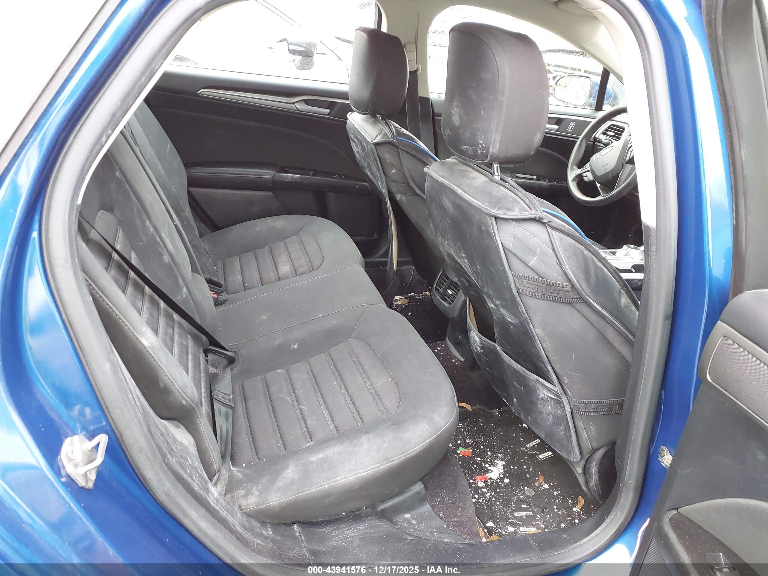 FORD FUSION image 8