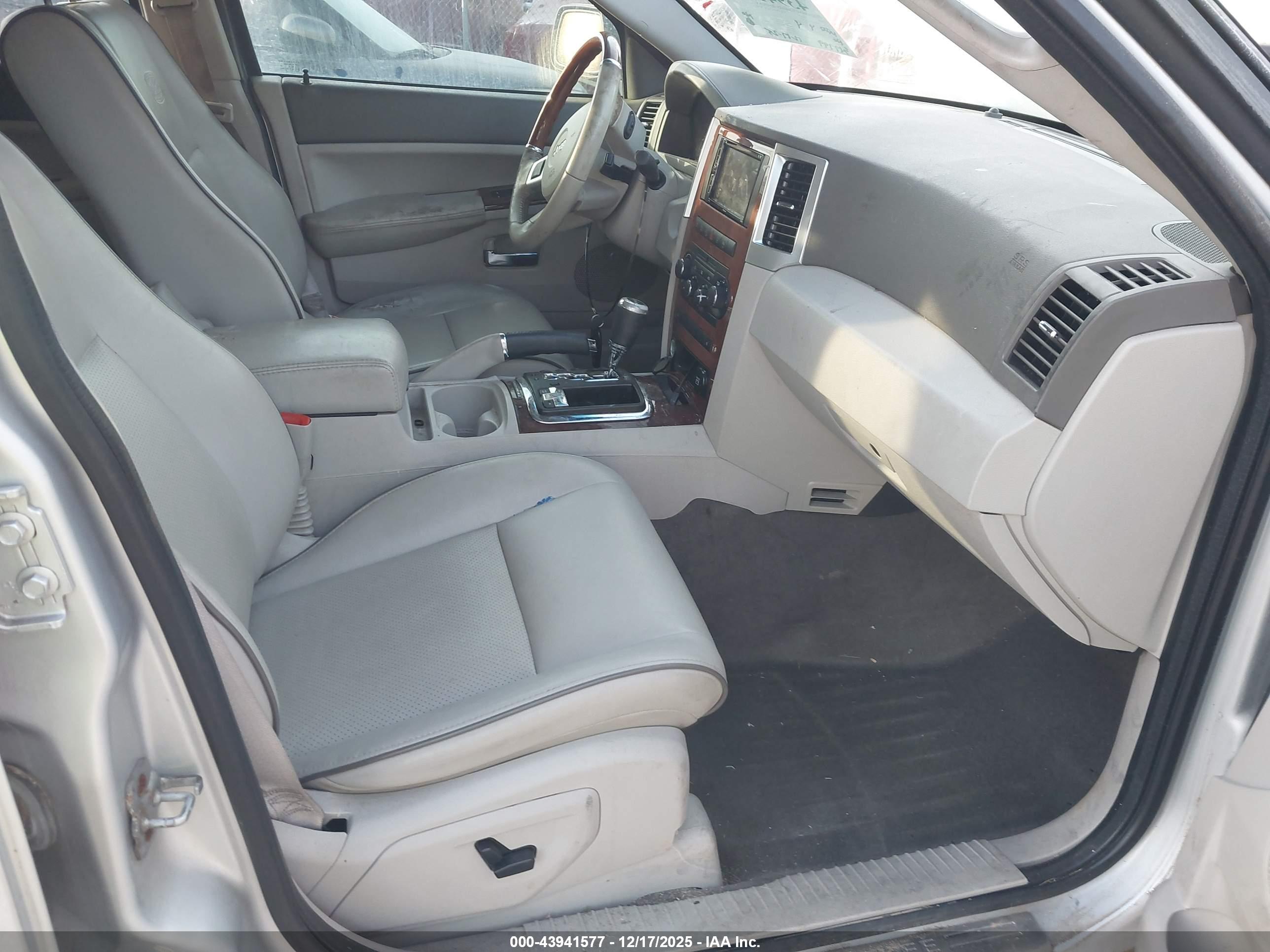 JEEP GRAND image 5