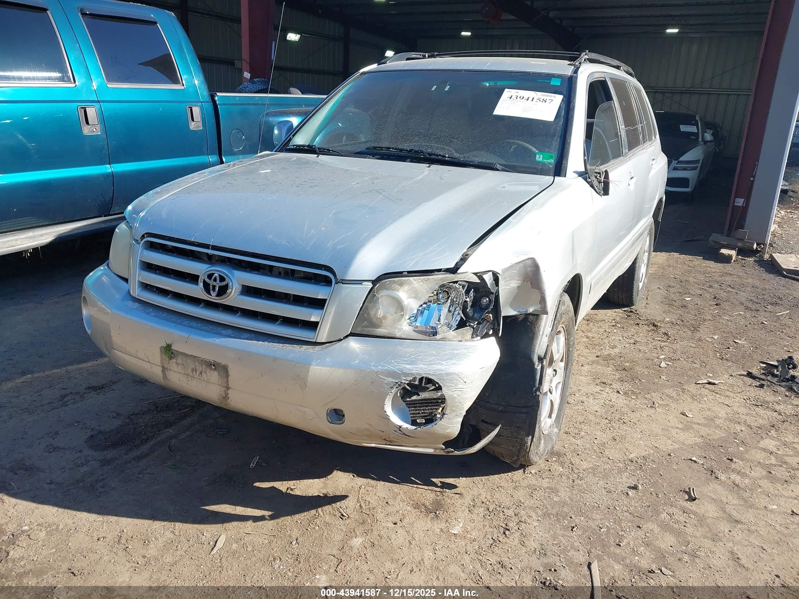 TOYOTA HIGHLANDER image 2
