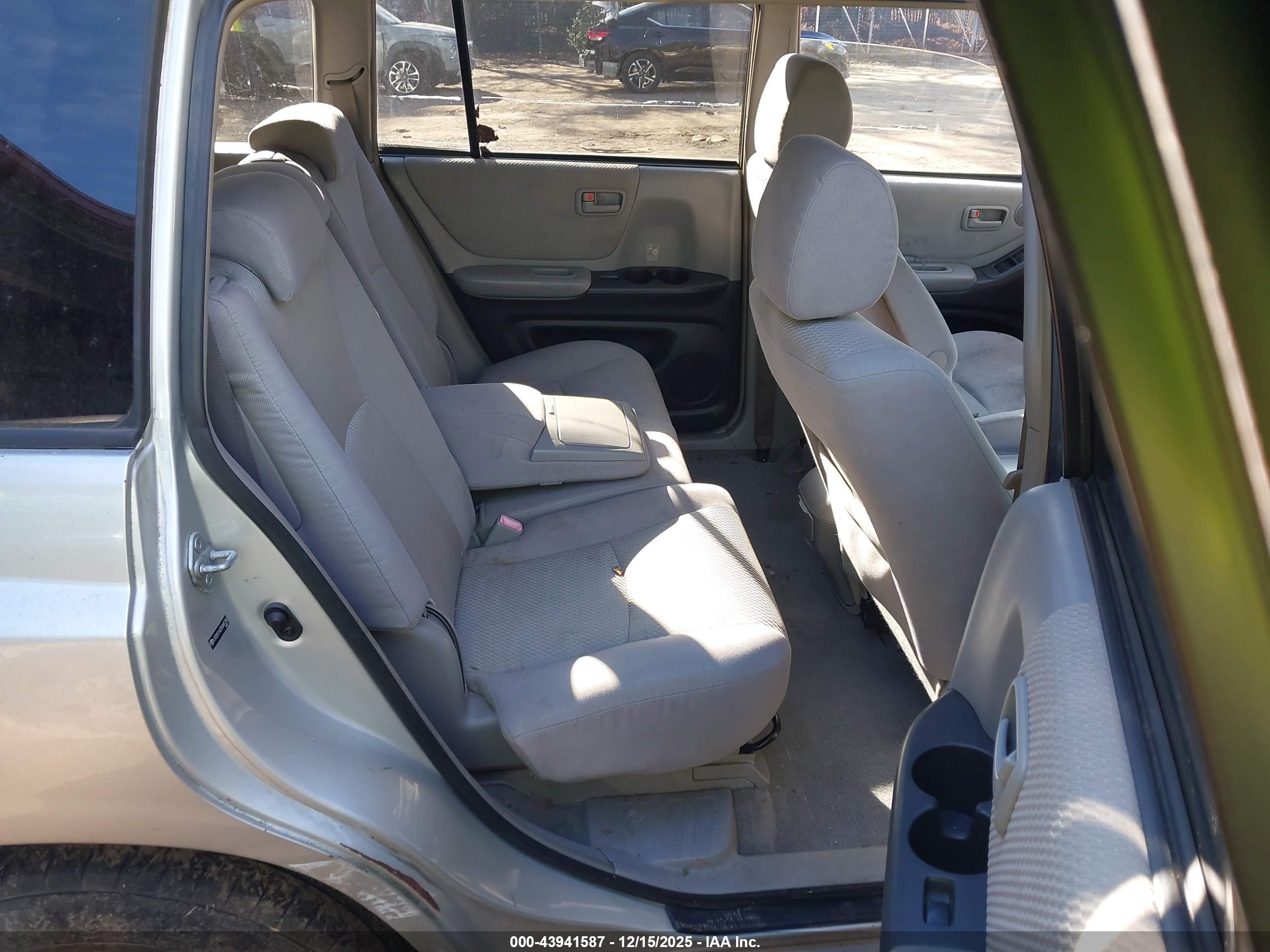 TOYOTA HIGHLANDER image 8
