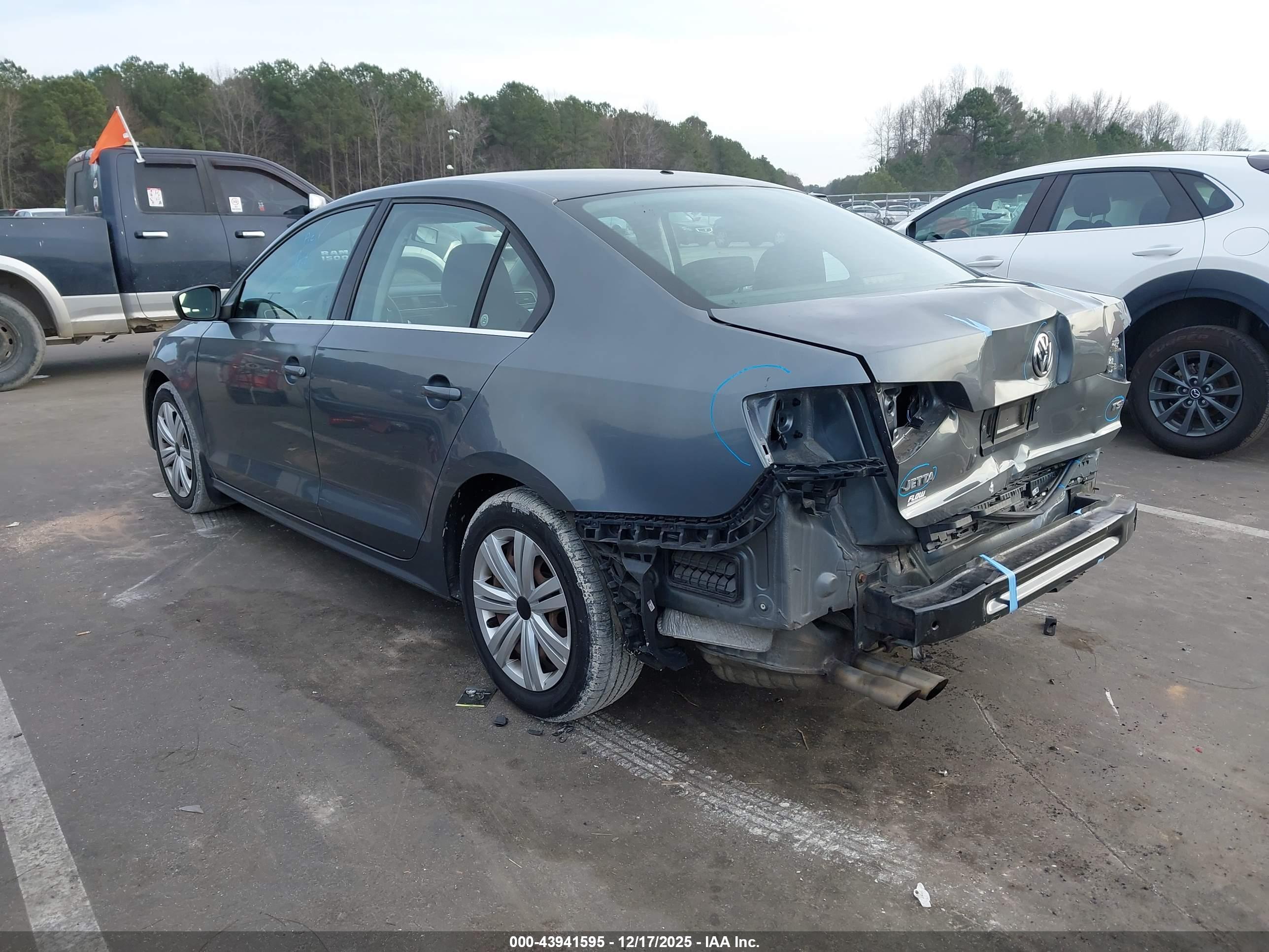 VOLKSWAGEN JETTA image 3