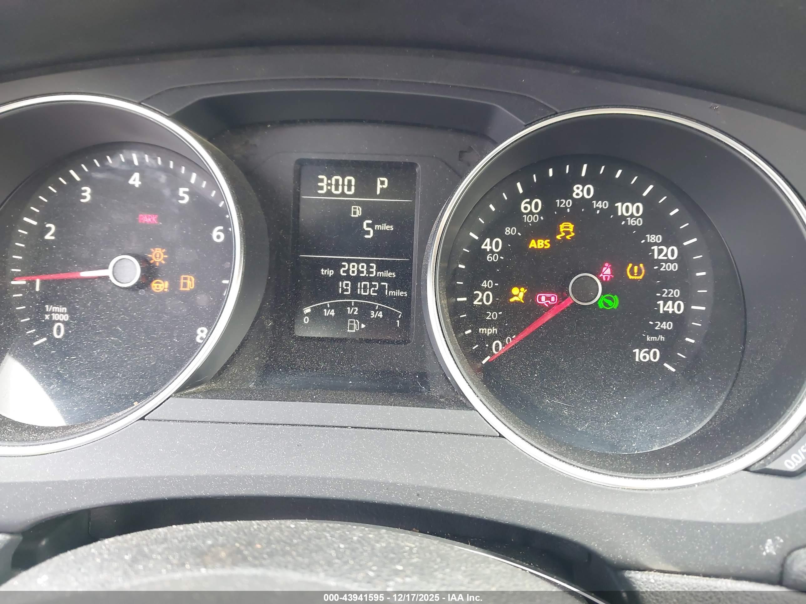 VOLKSWAGEN JETTA image 7