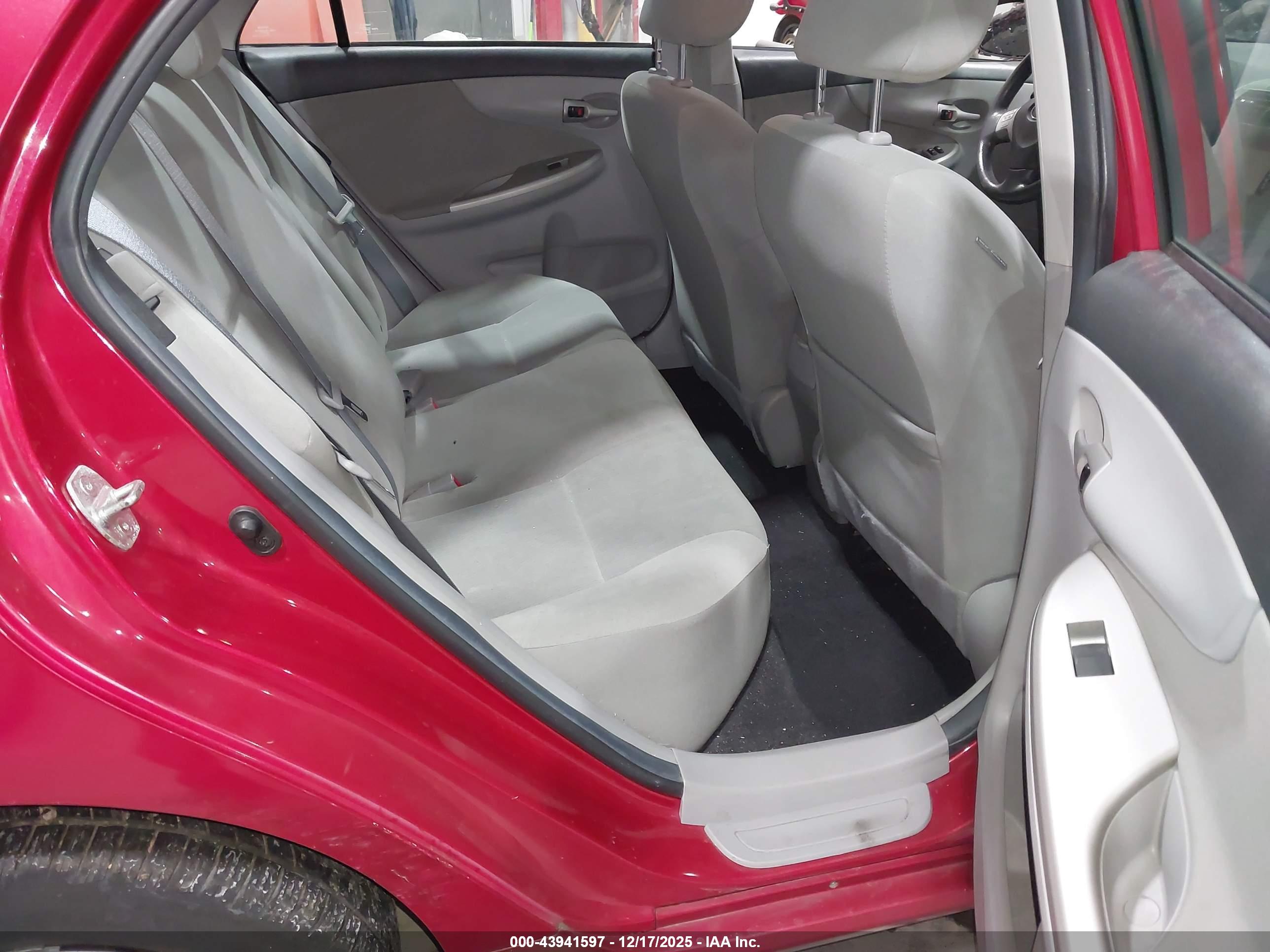 TOYOTA COROLLA image 8