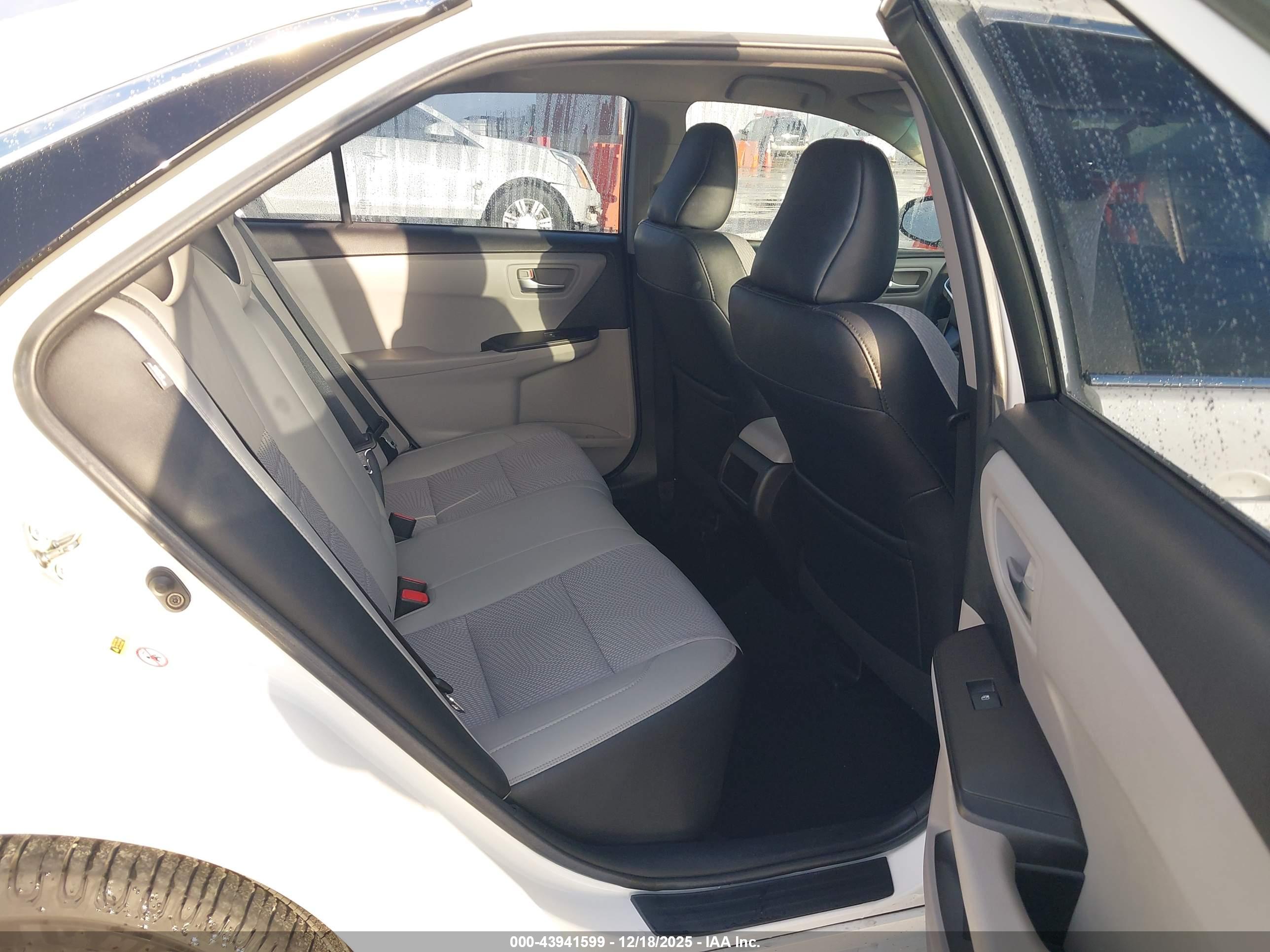 TOYOTA CAMRY image 8
