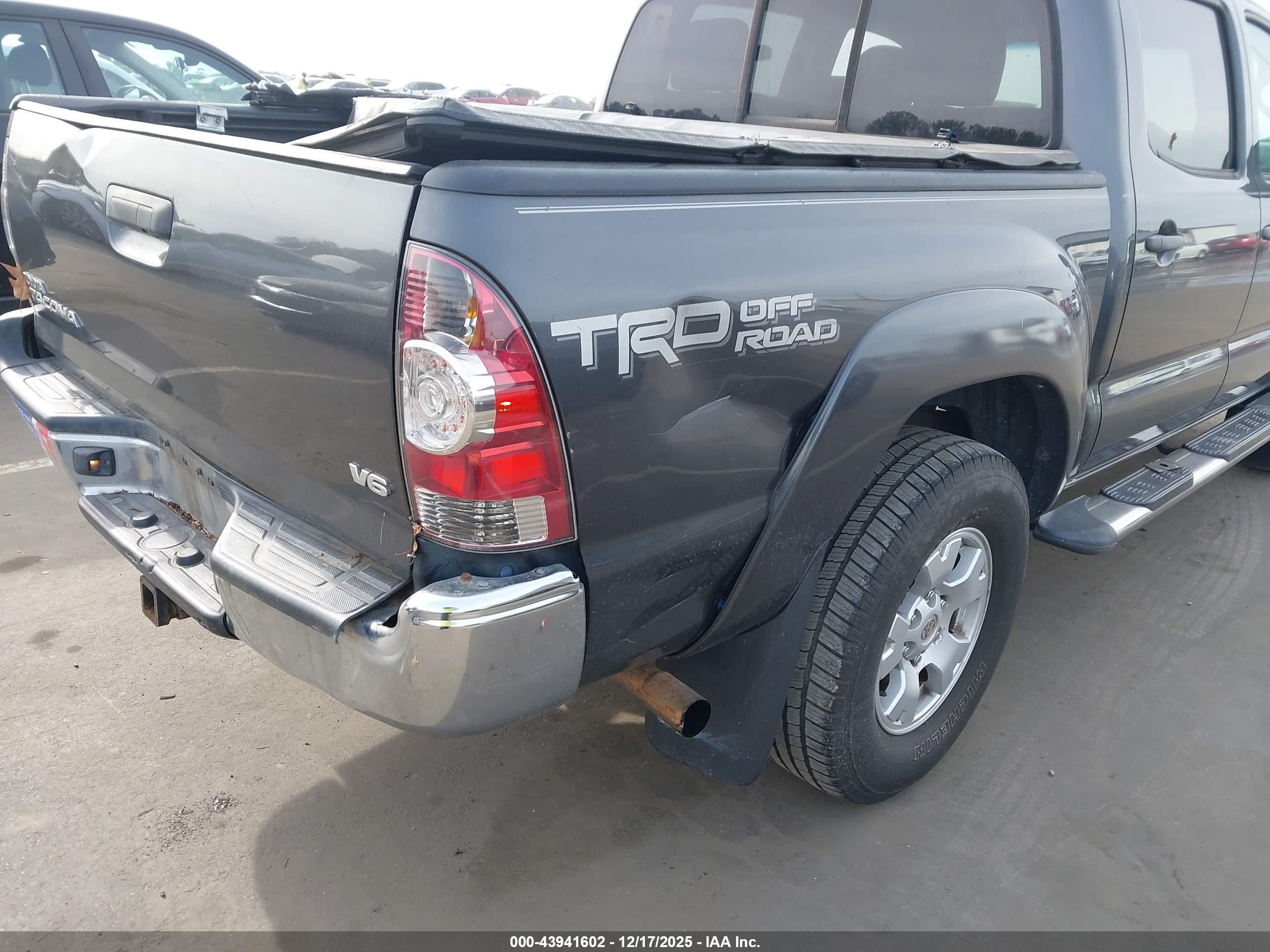 TOYOTA TACOMA image 6