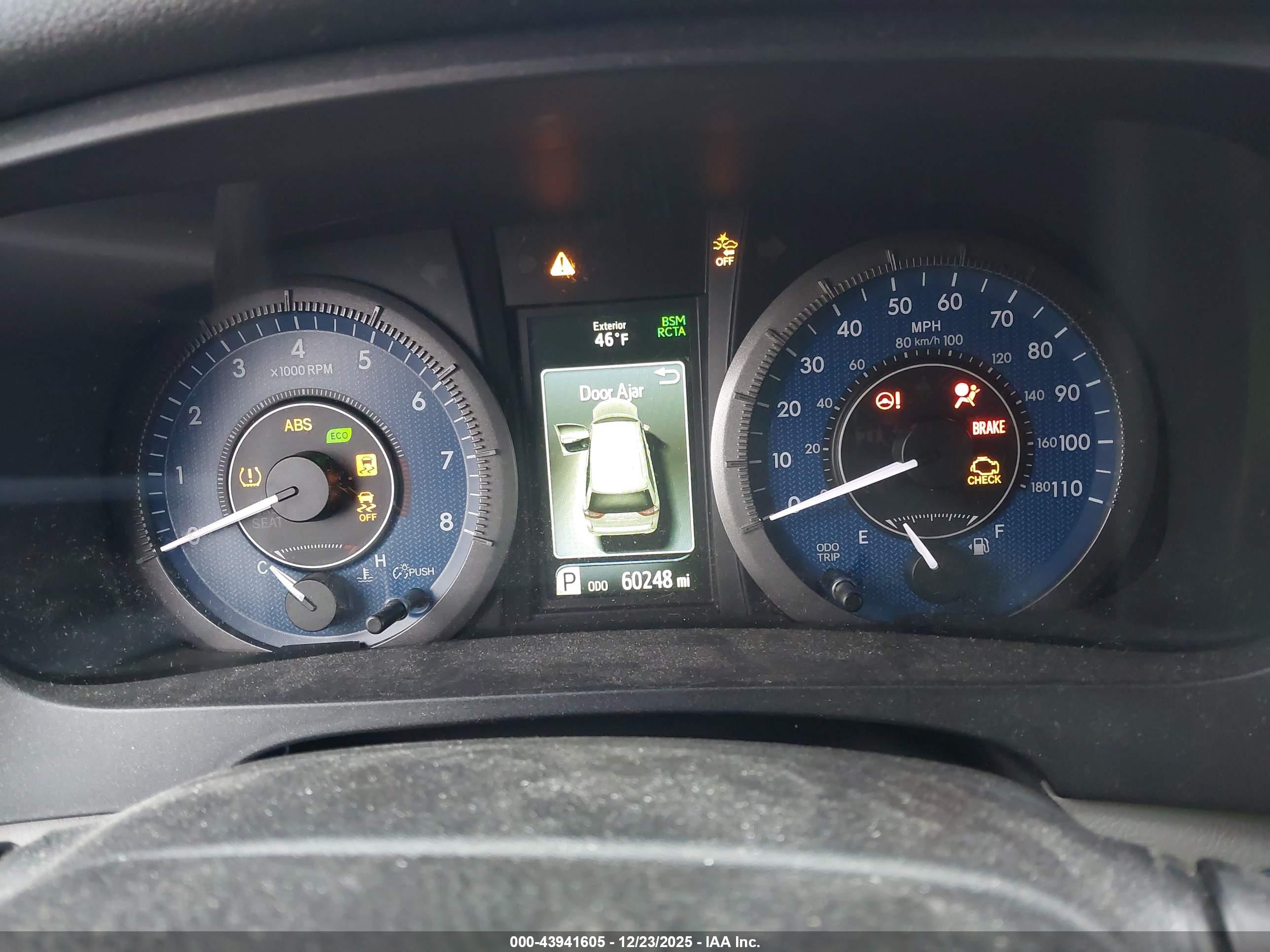 TOYOTA SIENNA image 7