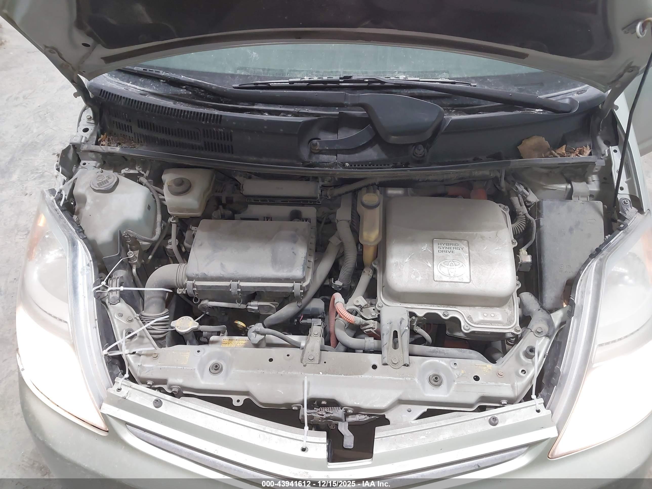 TOYOTA PRIUS image 10